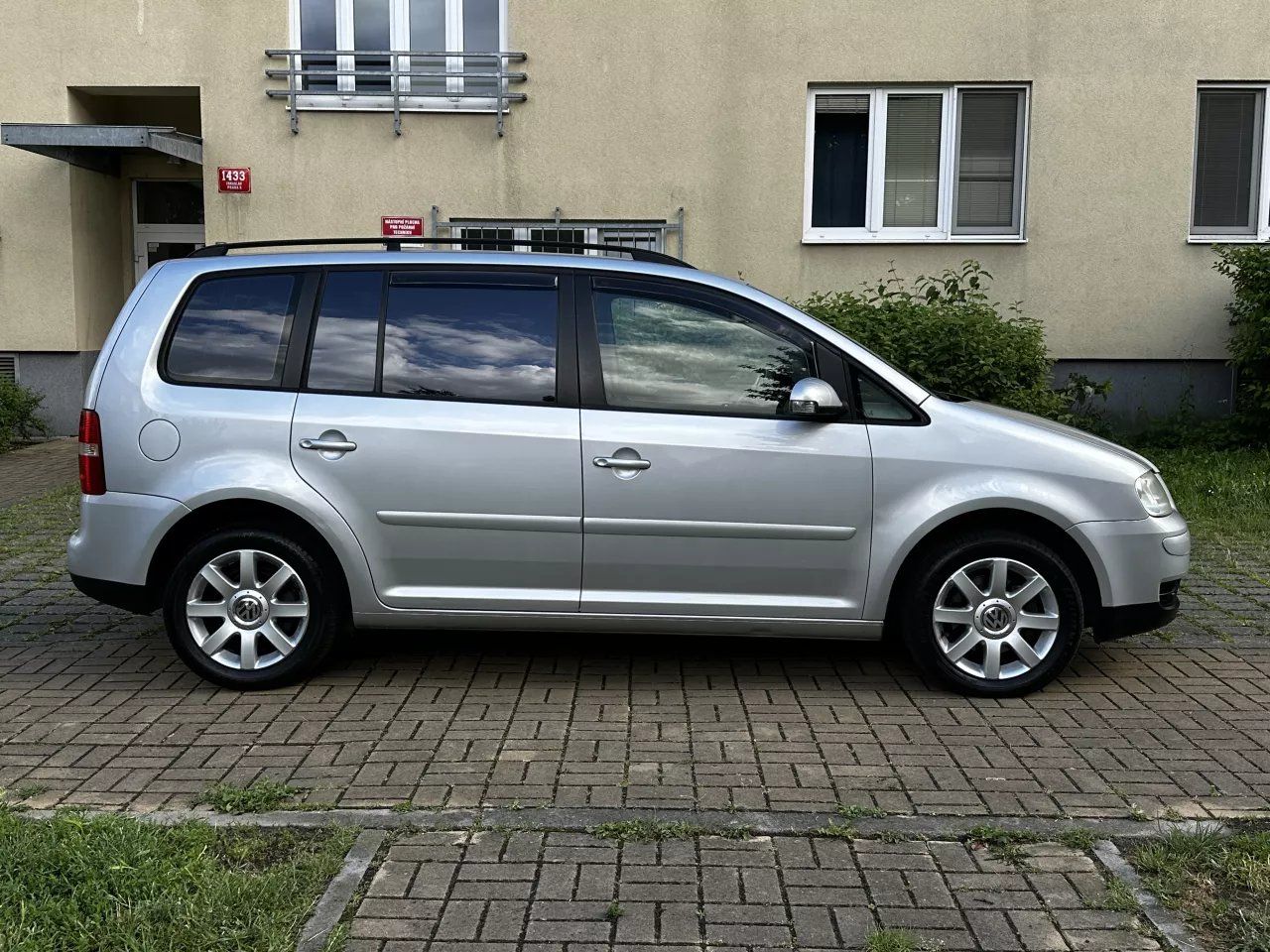 Volkswagen Touran, 1.9TDI 74kW Tažné CarPlay Navi - fotka 4