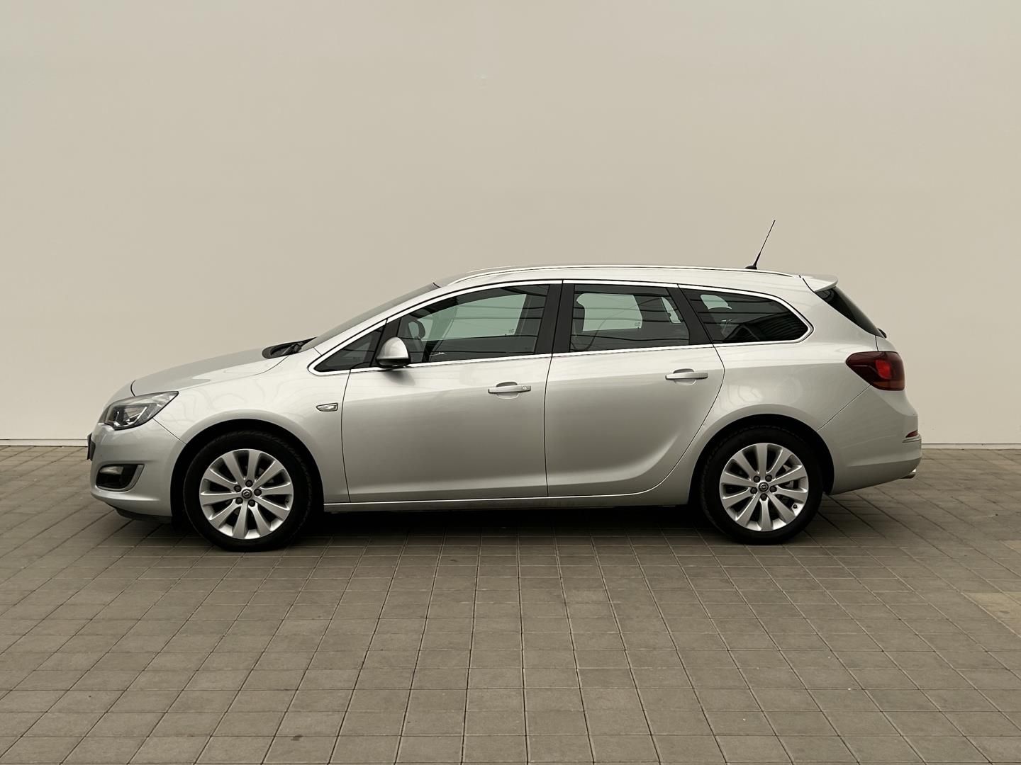 Opel Astra, 1.4 103kW . - fotka 2