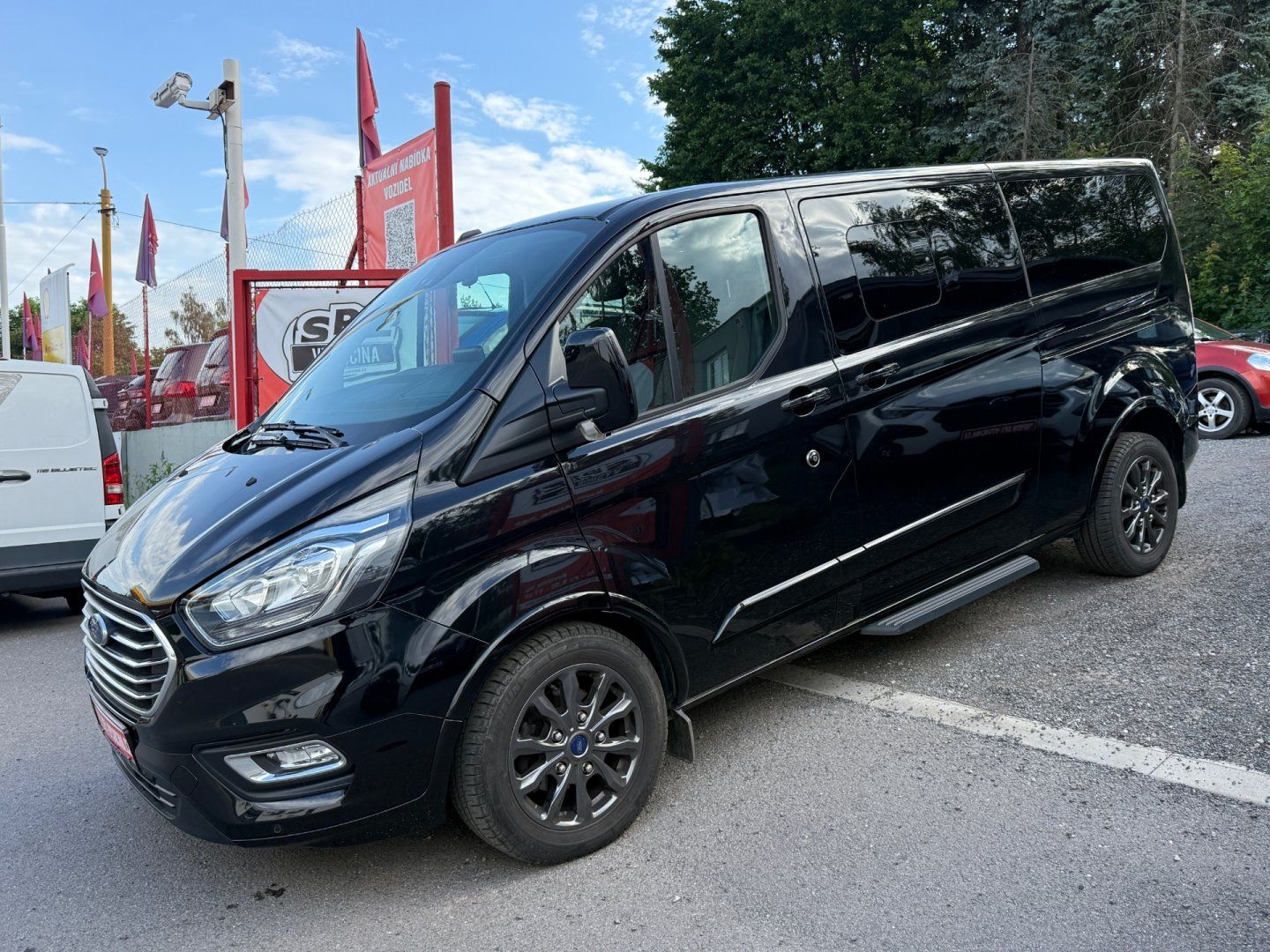 Ford Tourneo Custom, L2 2.0 EcoBlue - fotka 2