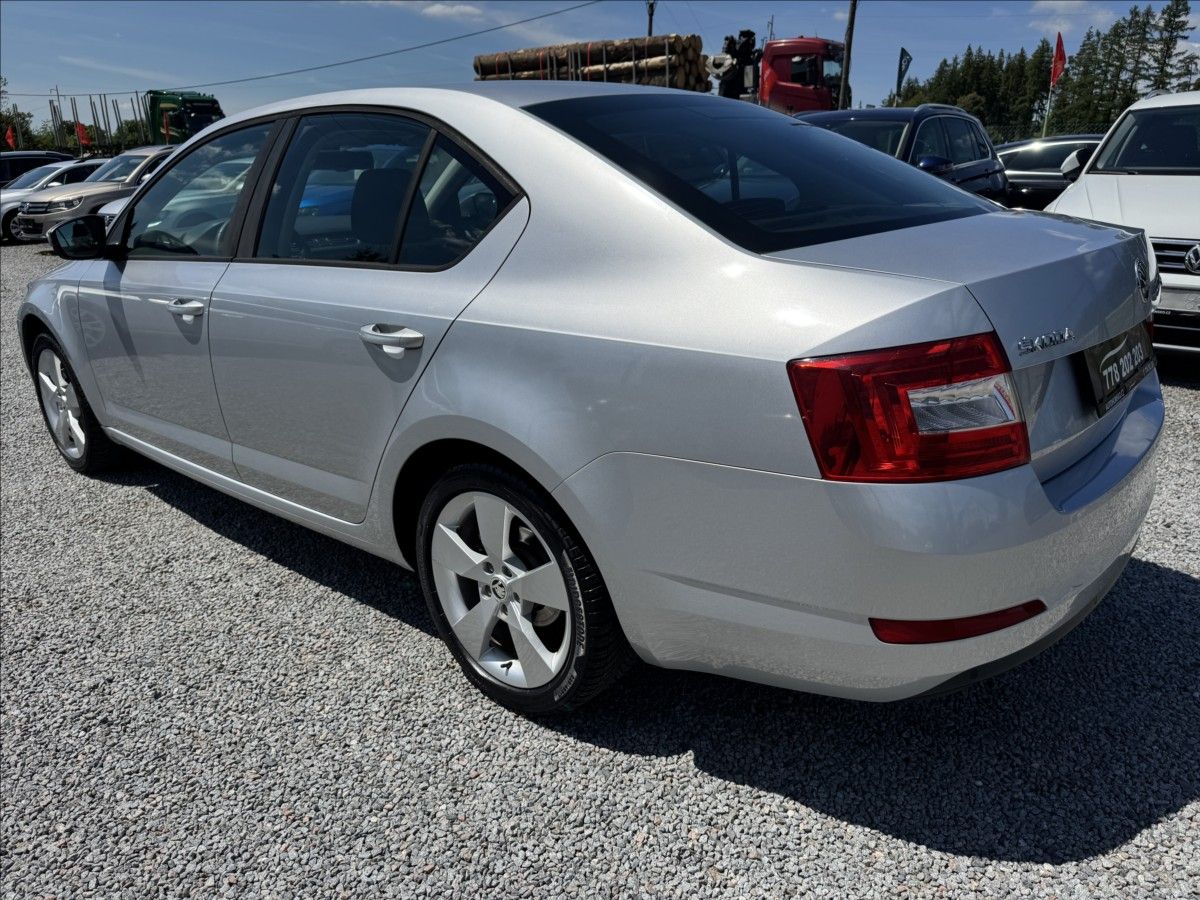 Škoda Octavia, 1,6   TDI 77 KW Elegance - fotka 5