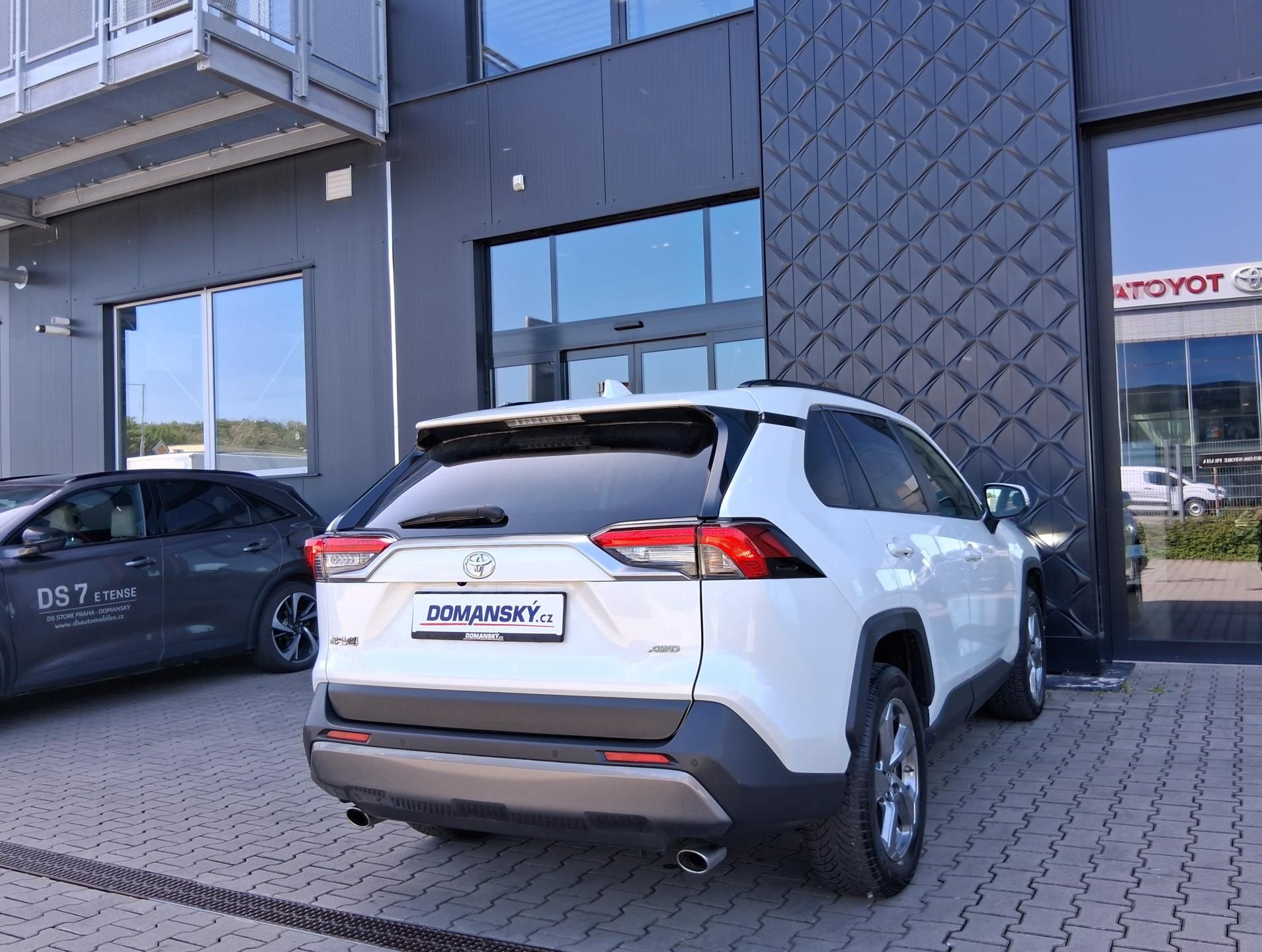 Toyota Rav4, COMF. STYLE 2.0 VVTi 4x4 129kW - fotka 3