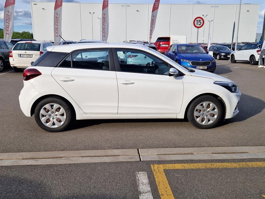 Hyundai i20, Comfort 1.2 i 55 kW - fotka 3