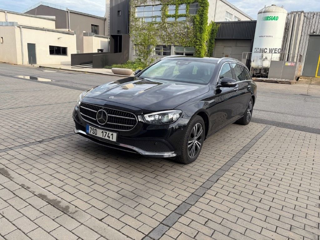 Mercedes-Benz Třídy E, 300 D (195 Kw) 4Matic