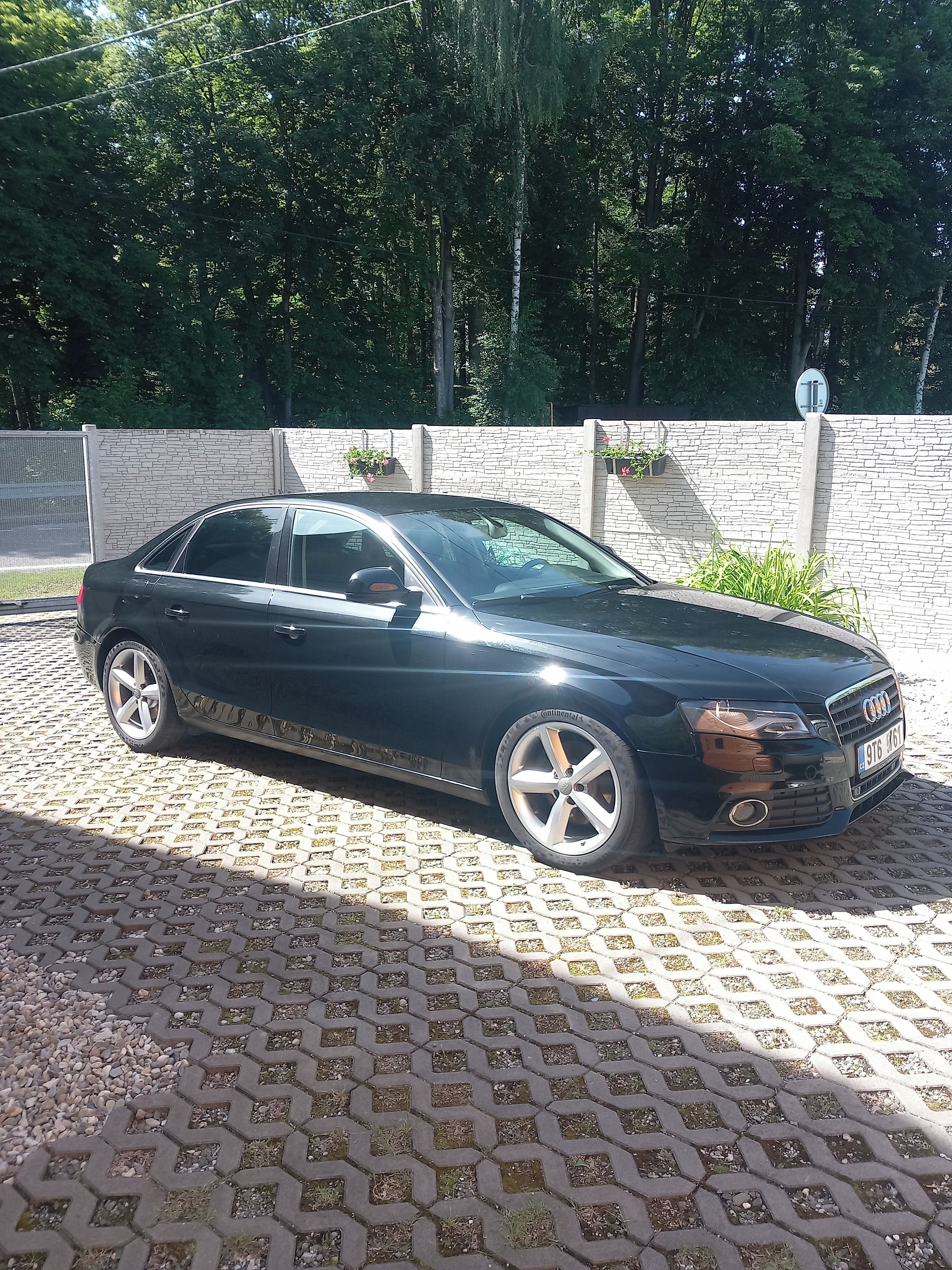 Audi A4, Audi A4B8