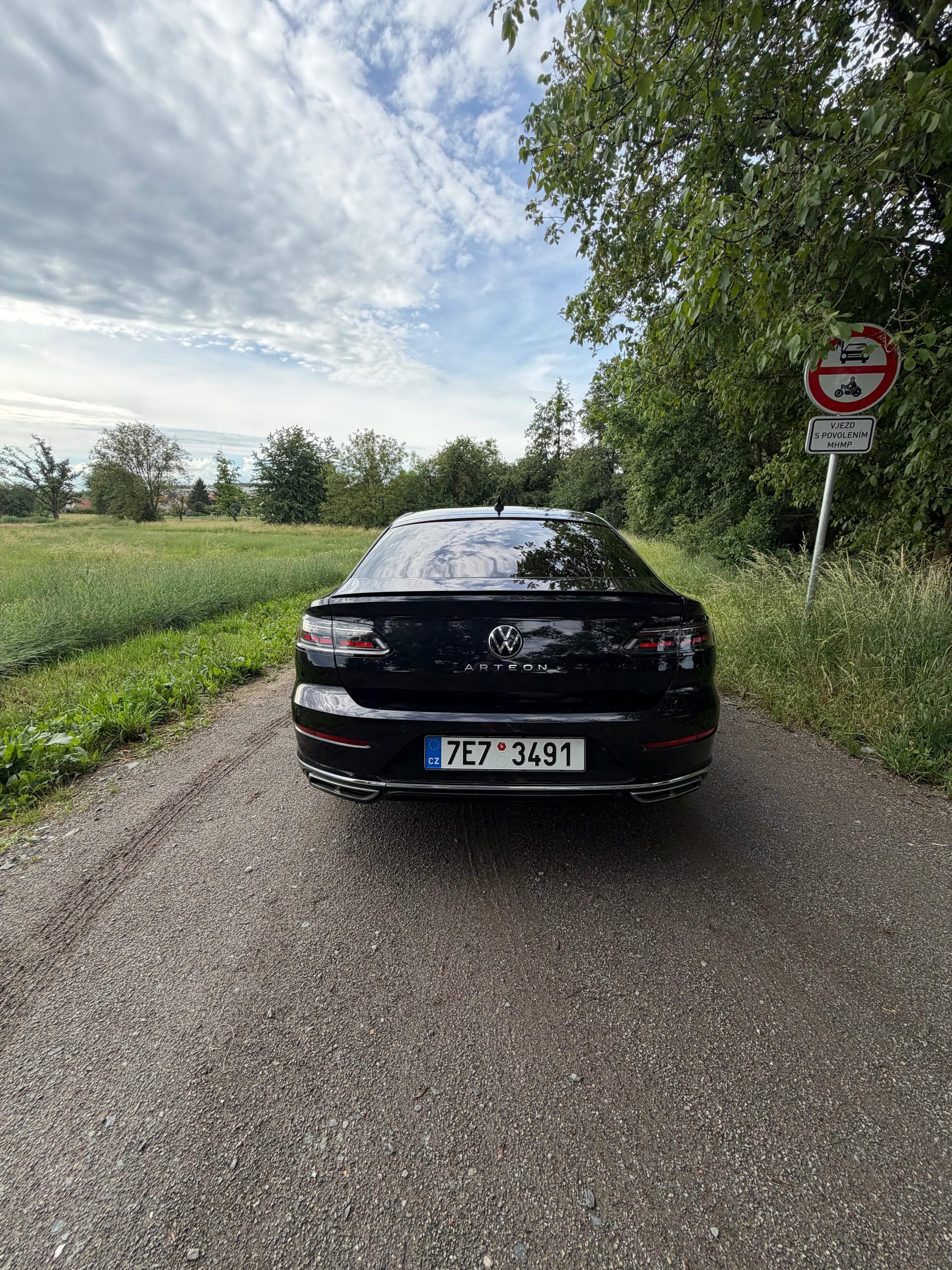 Volkswagen Arteon, Volkswagen Arteon 2.0 TSI R-Li - fotka 4