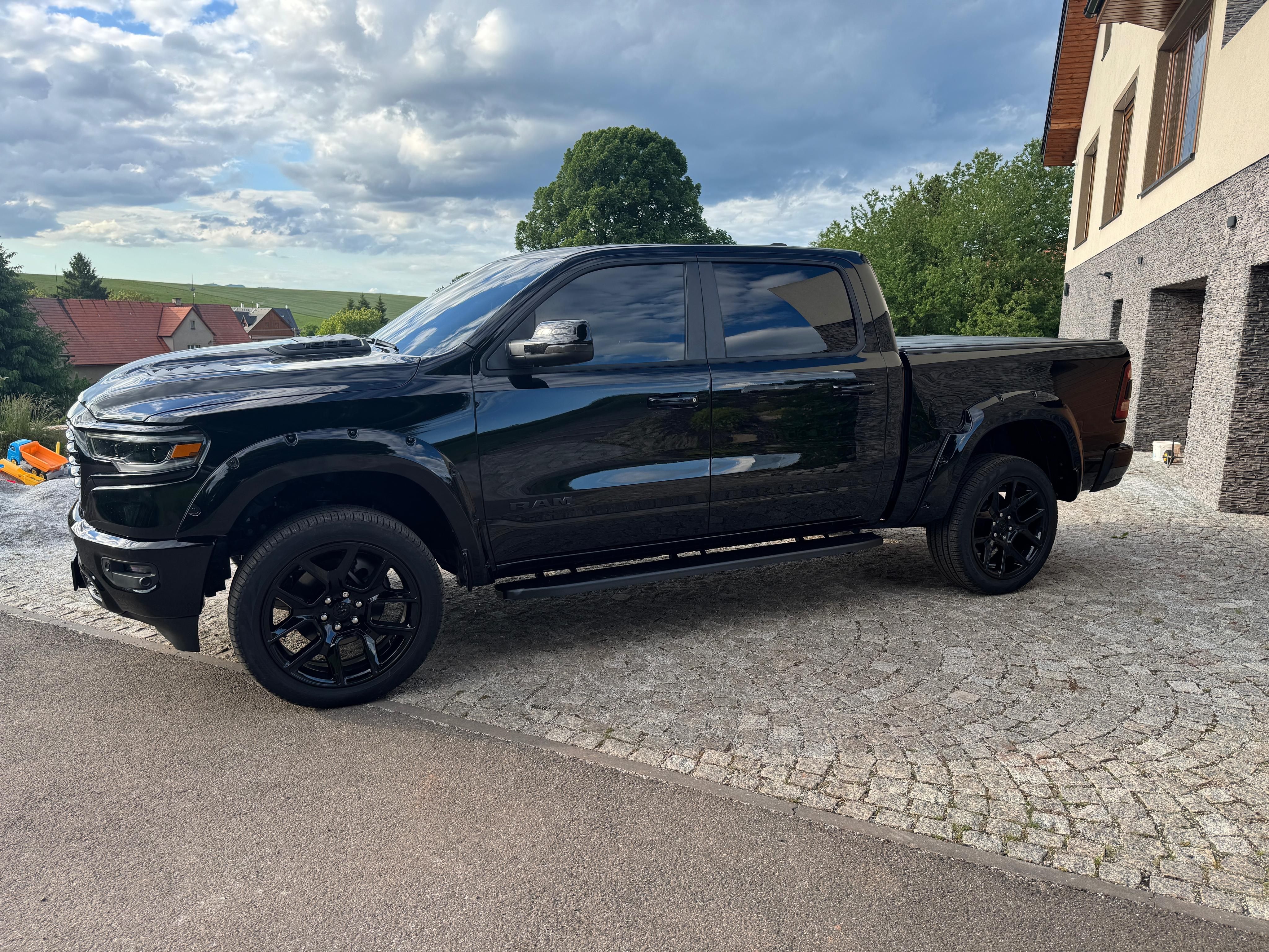 Dodge Ram, 1500 5.7 SPORT GT - fotka 2