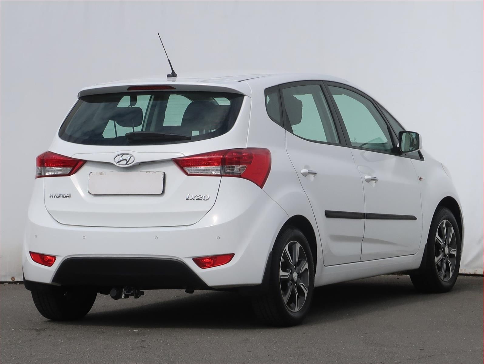 Hyundai ix20, 1.6 CVVT, Serv.kniha, Tempomat - fotka 5