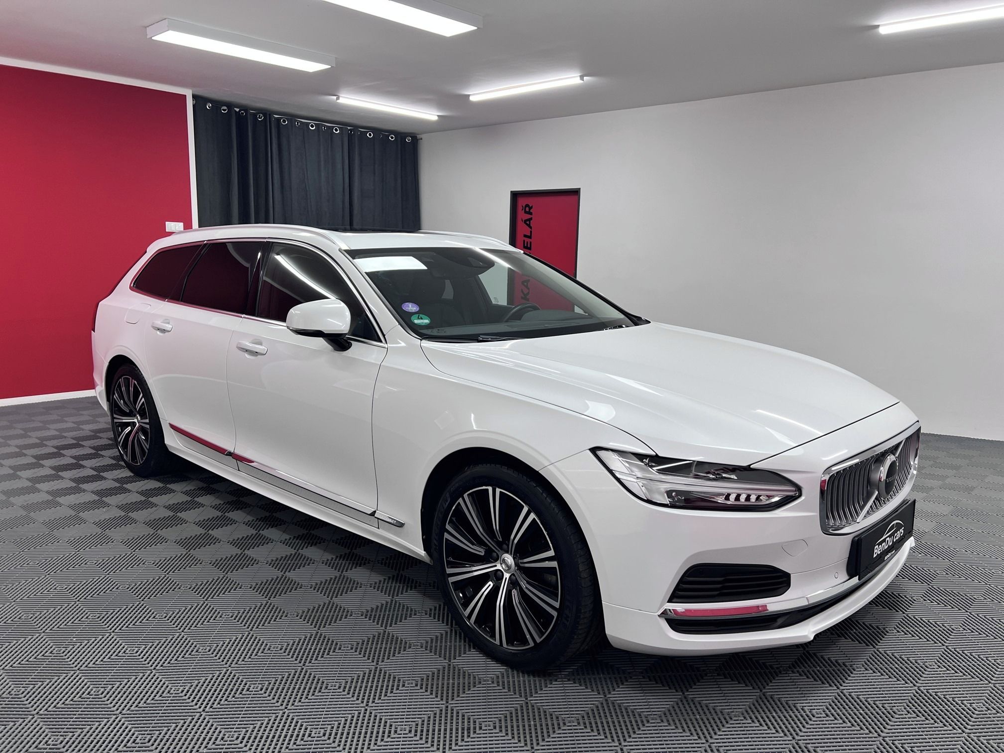 Volvo V90, T6 Recharge AWD Facelift - fotka 3