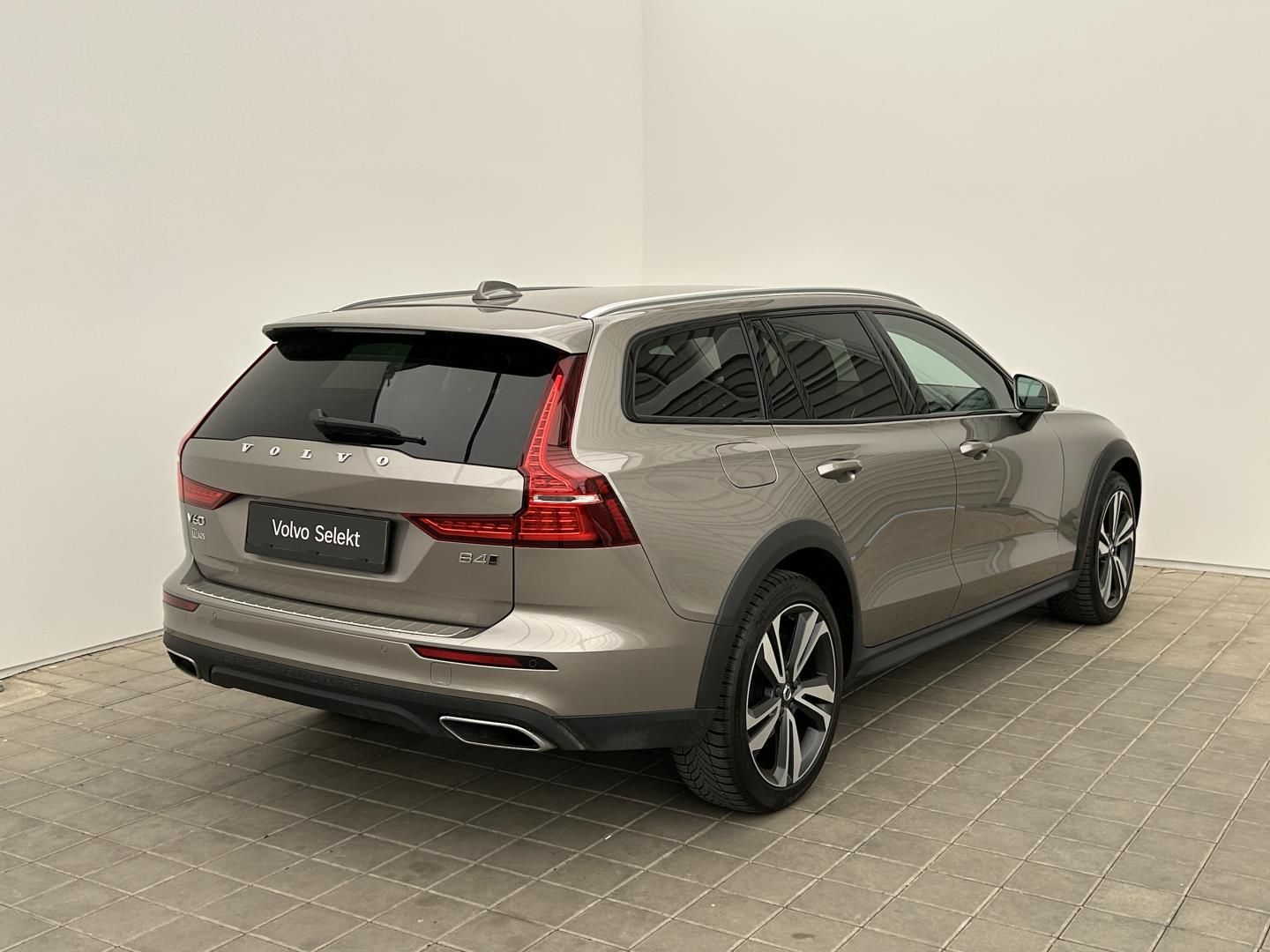 Volvo V60, 2.0B4 145kW 4x4  Cross Country - fotka 6