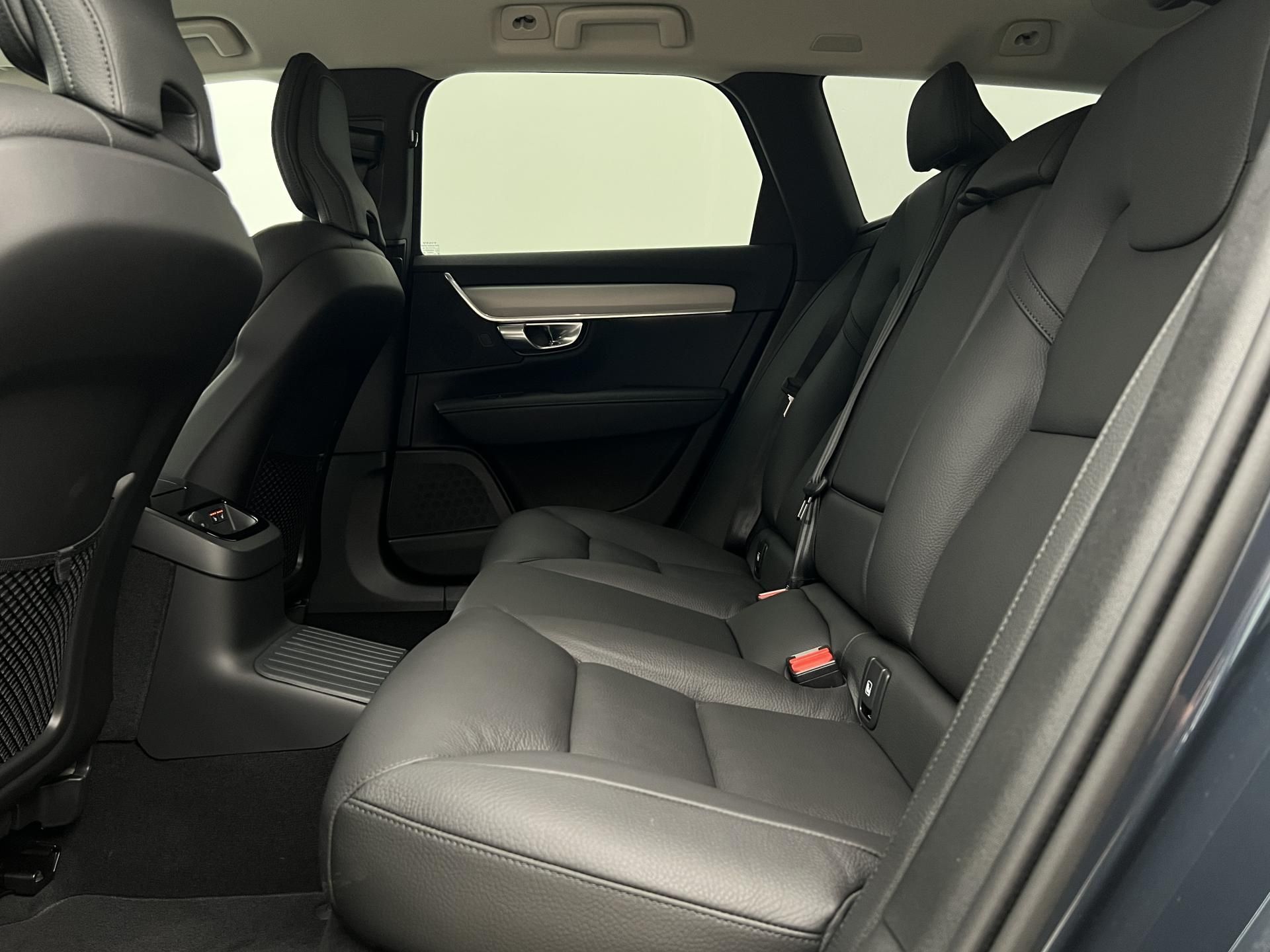 Volvo V90, T6 AWD RECHARGE CORE AUT - fotka 6