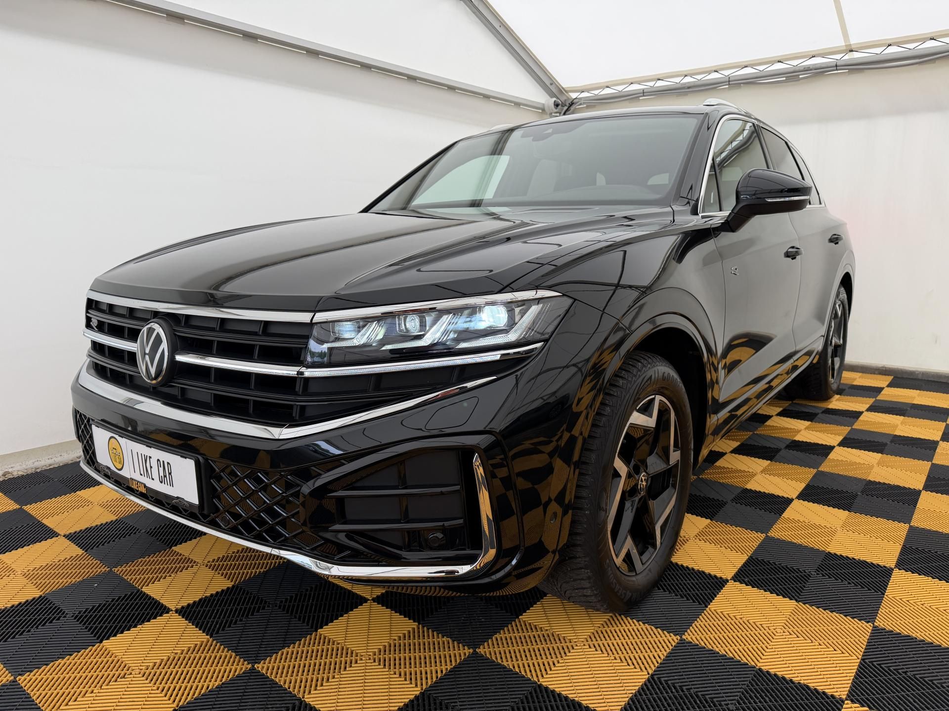 Volkswagen Touareg, 3.0Tdi*1-MAJ*DPH*R-LINE*HUD* - fotka 2