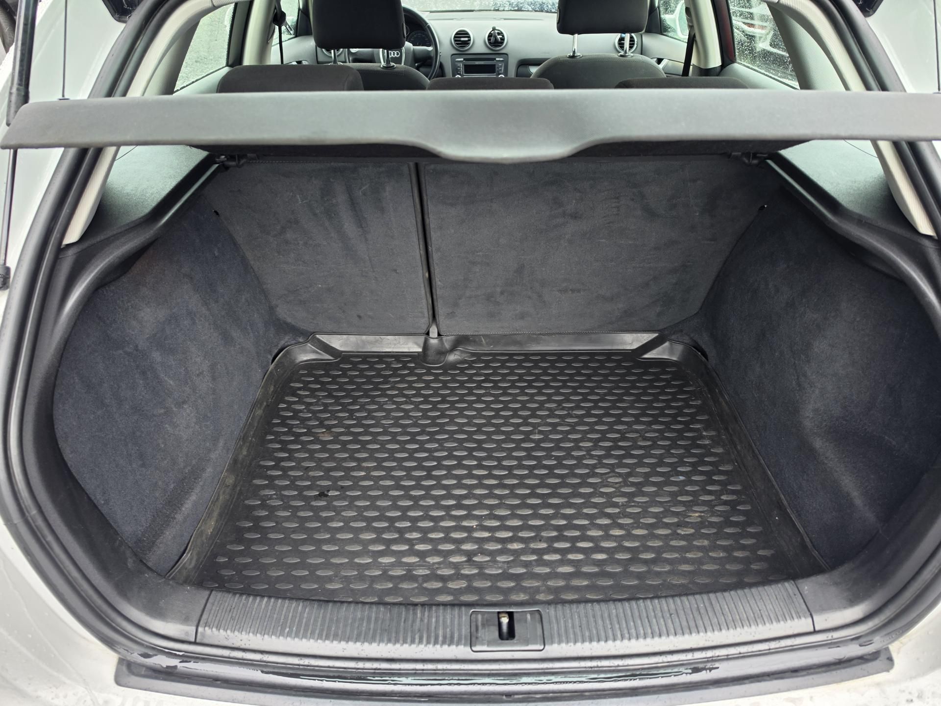 Audi A3, 1.2 TFSI Xenon S-Line - fotka 5