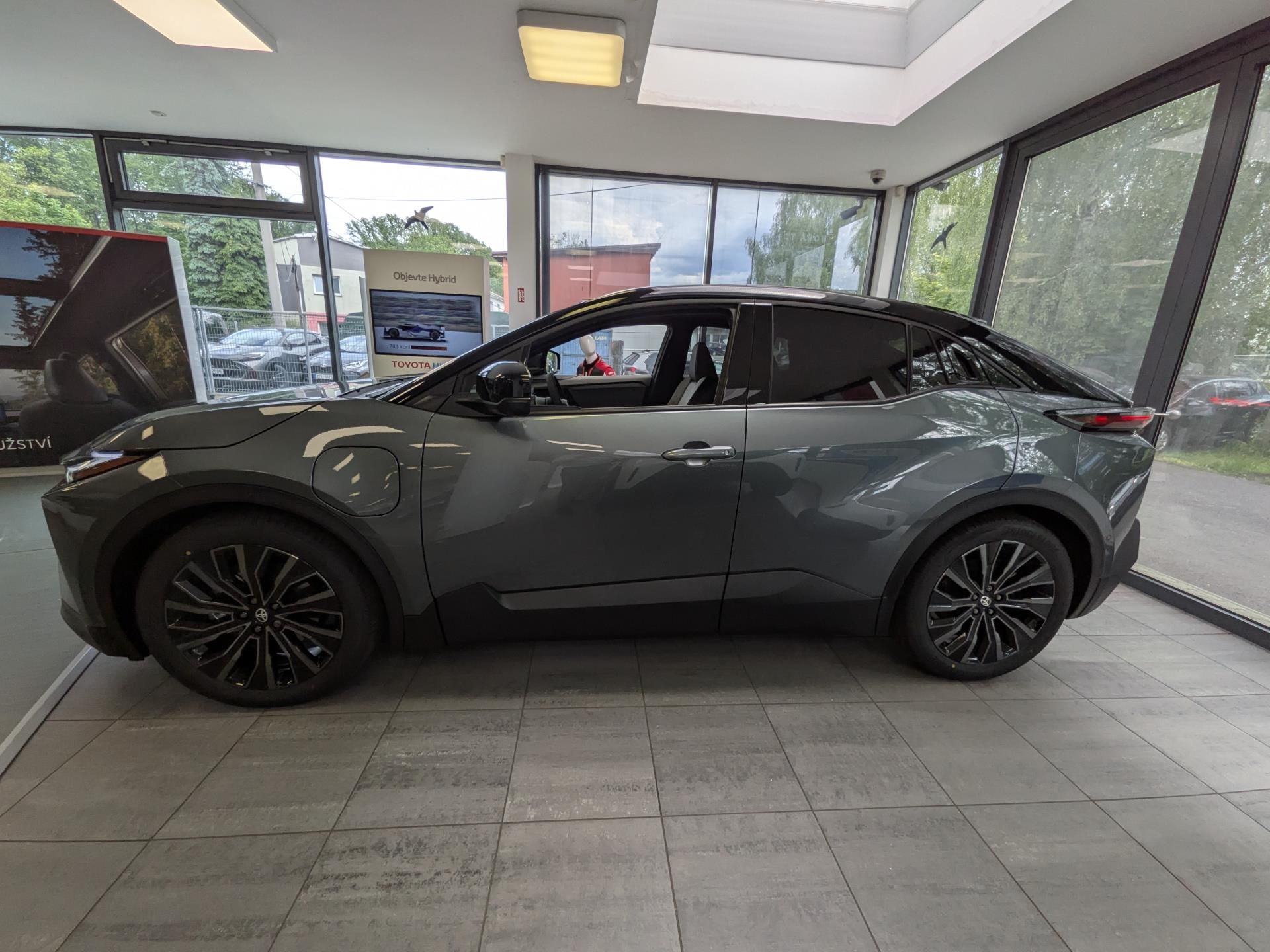 Toyota C-HR, EXECUTIVE VIP Elektro 77 kWh 3 - fotka 4