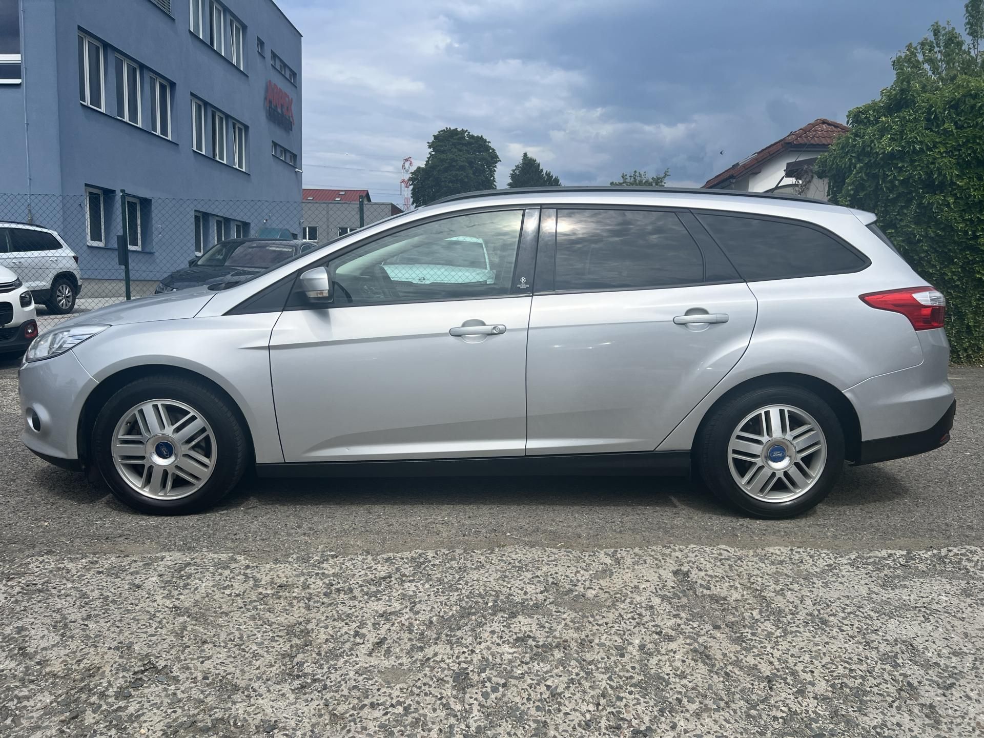 Ford Focus, 1.6i KLIMATIZACE NAVI ALU KOLA - fotka 4
