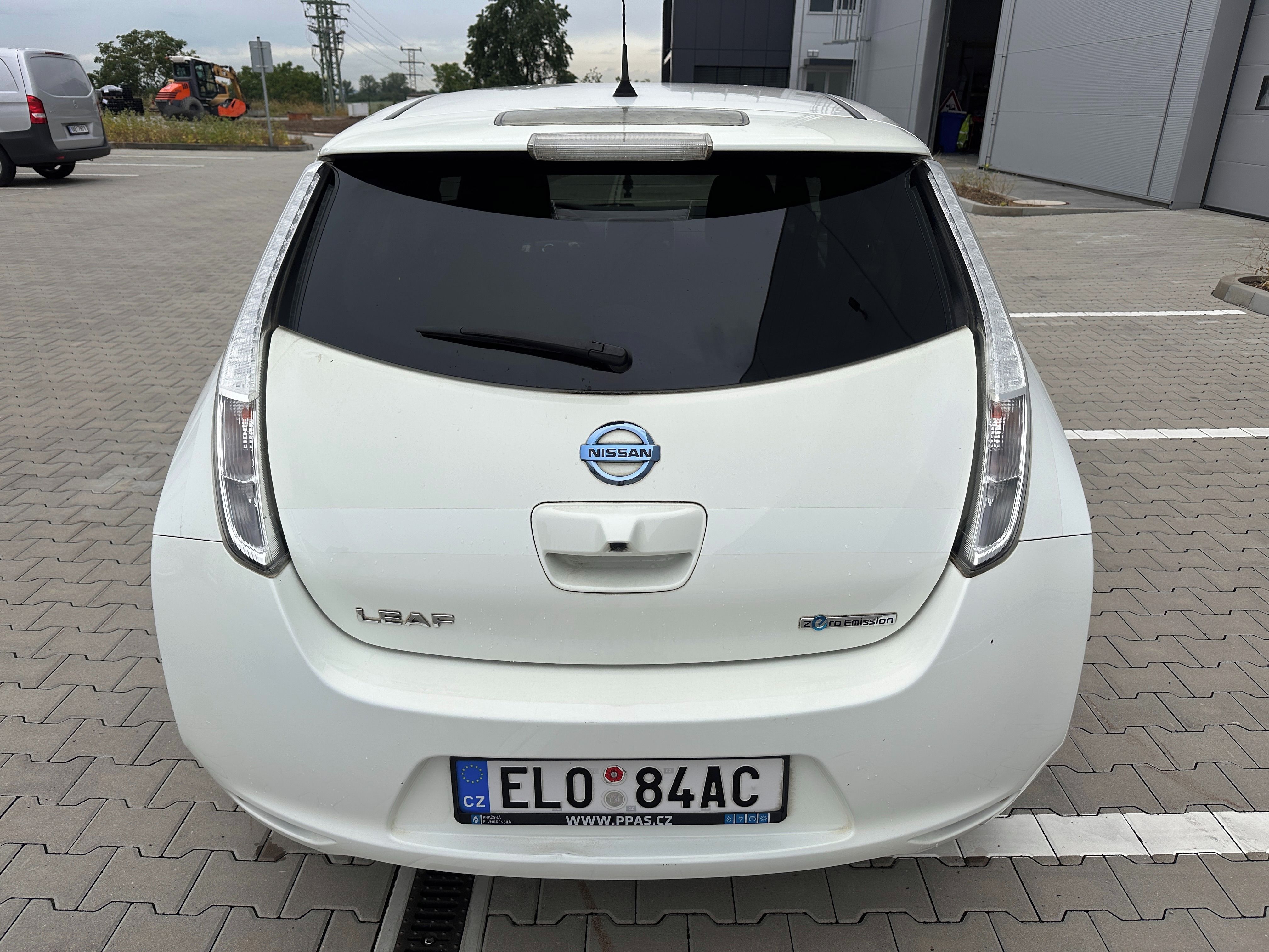 Nissan LEAF, 30kWh, ČR, po 1.maj., DPH !!! - fotka 5