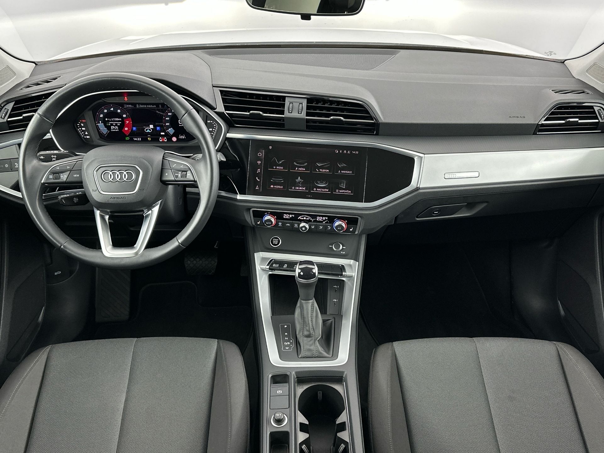 Audi Q3, Sportback S-Line 1.5 TSI 110kW - fotka 5