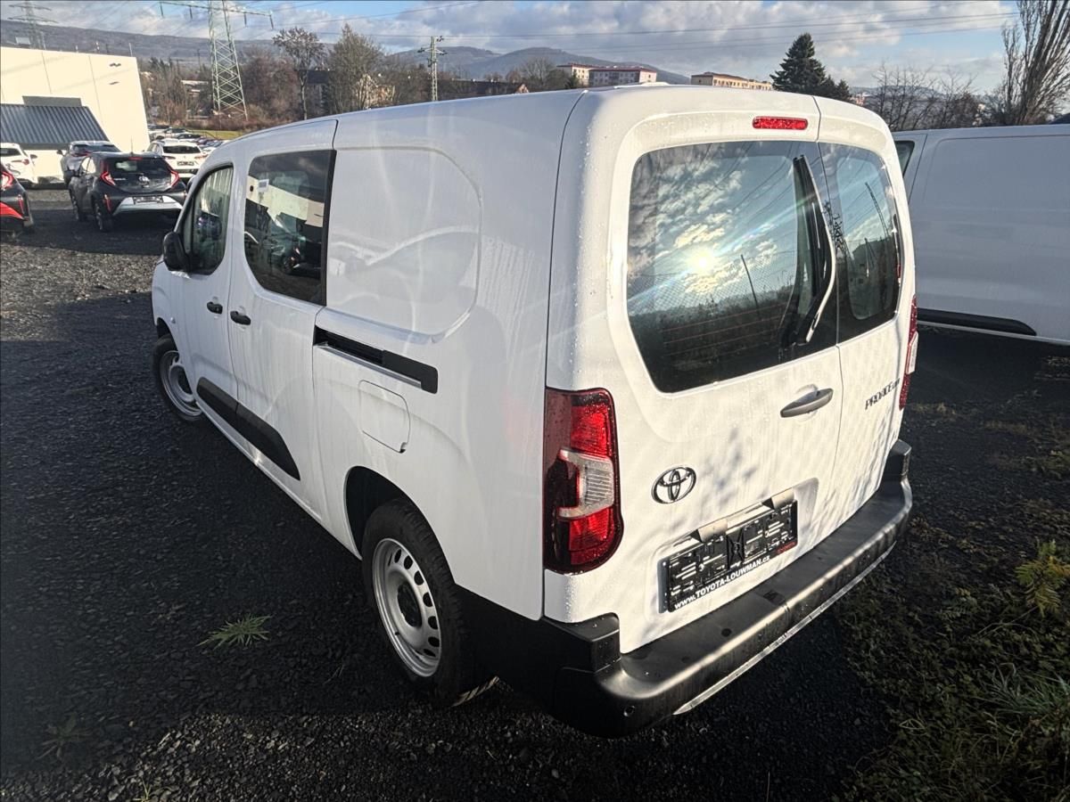 Toyota Proace City, 1,5   CrewCab Long 6 MT - fotka 4
