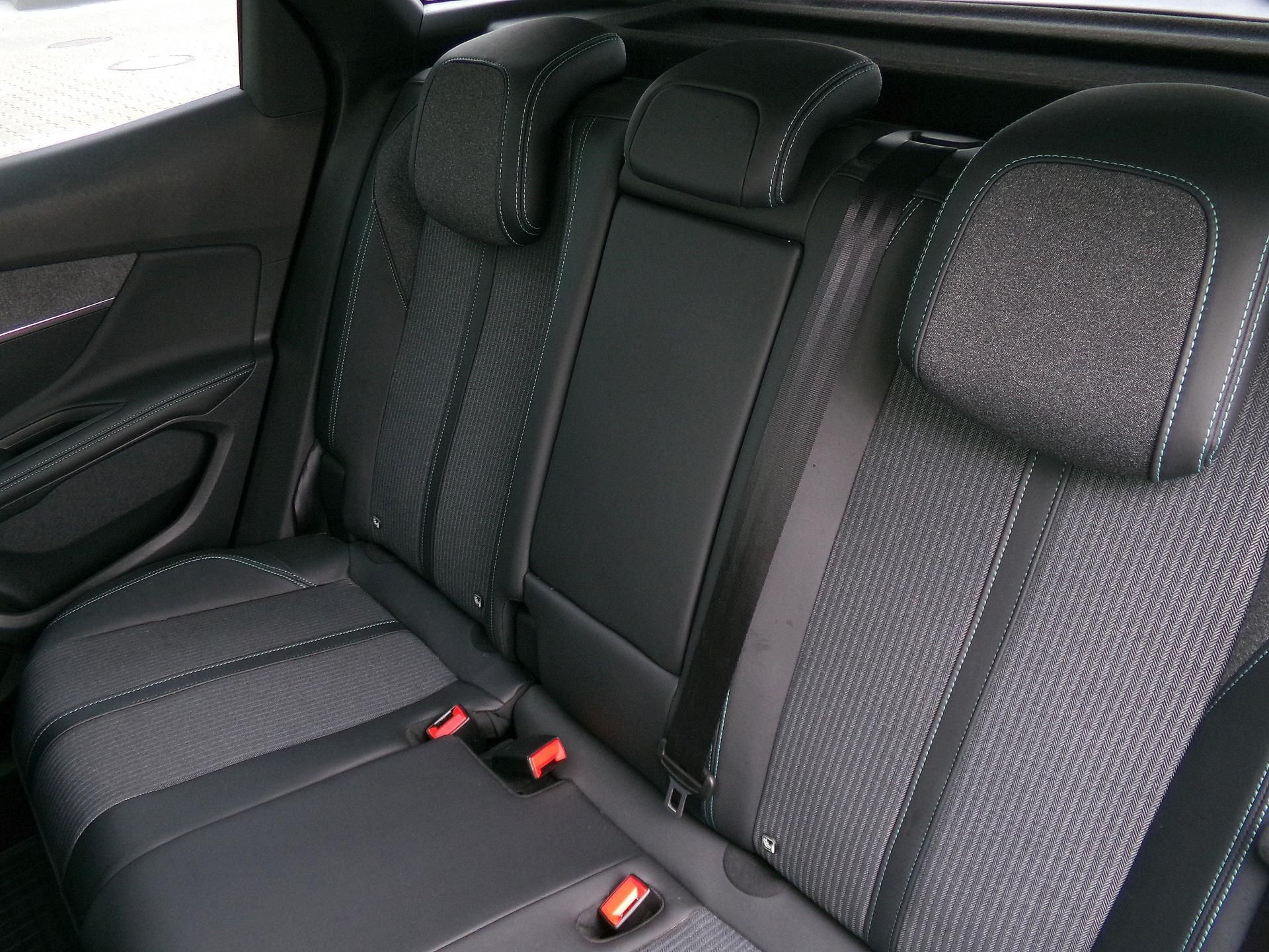Peugeot 3008, ALLURE PACK 1,5 BlueHDi 96kW - fotka 6