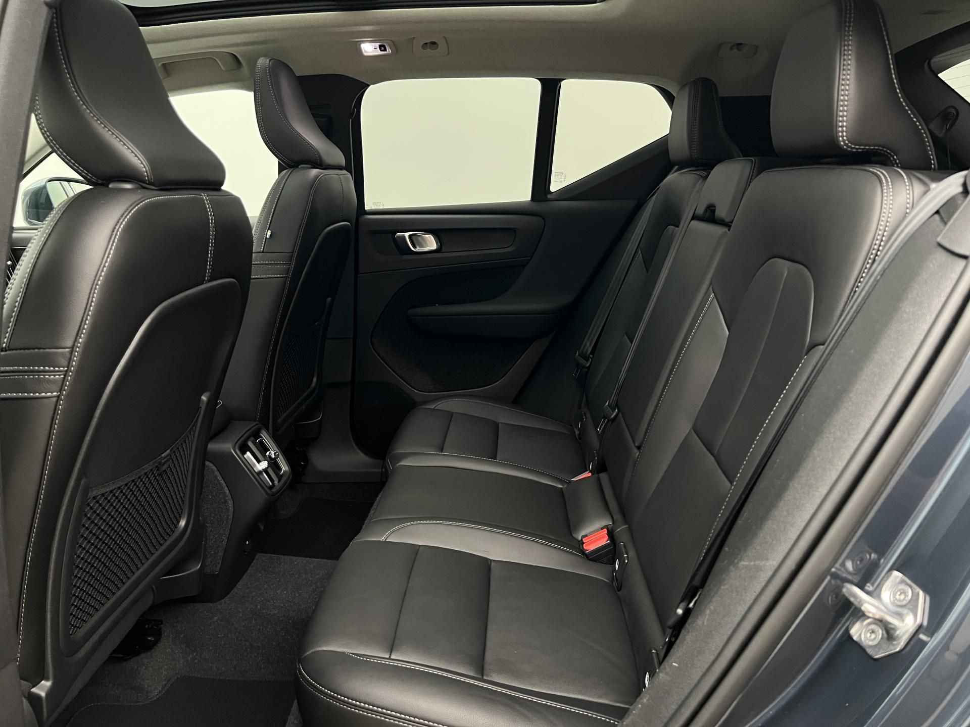 Volvo XC40, B4 AWD INSCRIPTION AUT 1.maj. - fotka 6
