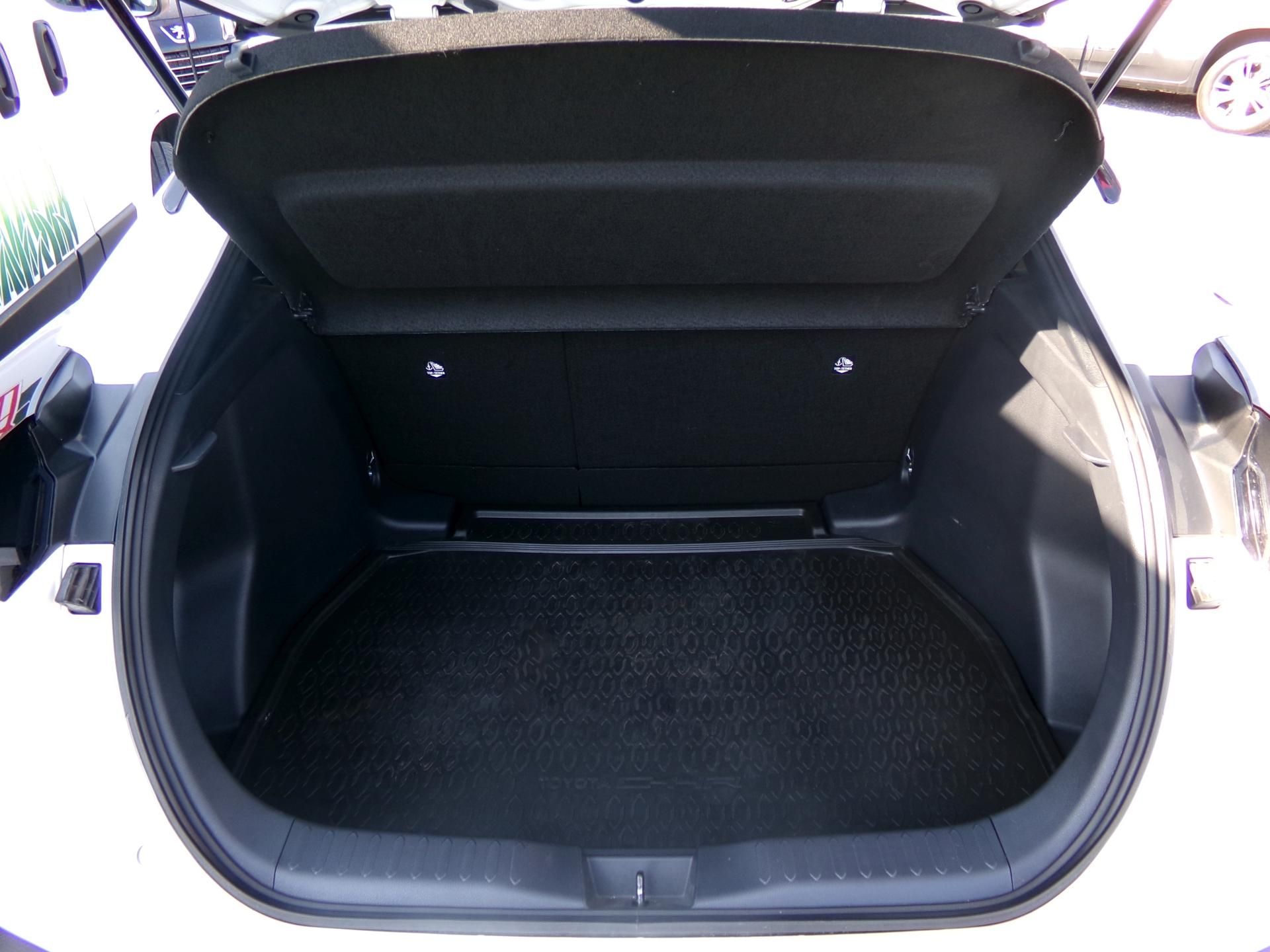 Toyota C-HR, STYLE 1,8 HEV 103kW AT - fotka 5