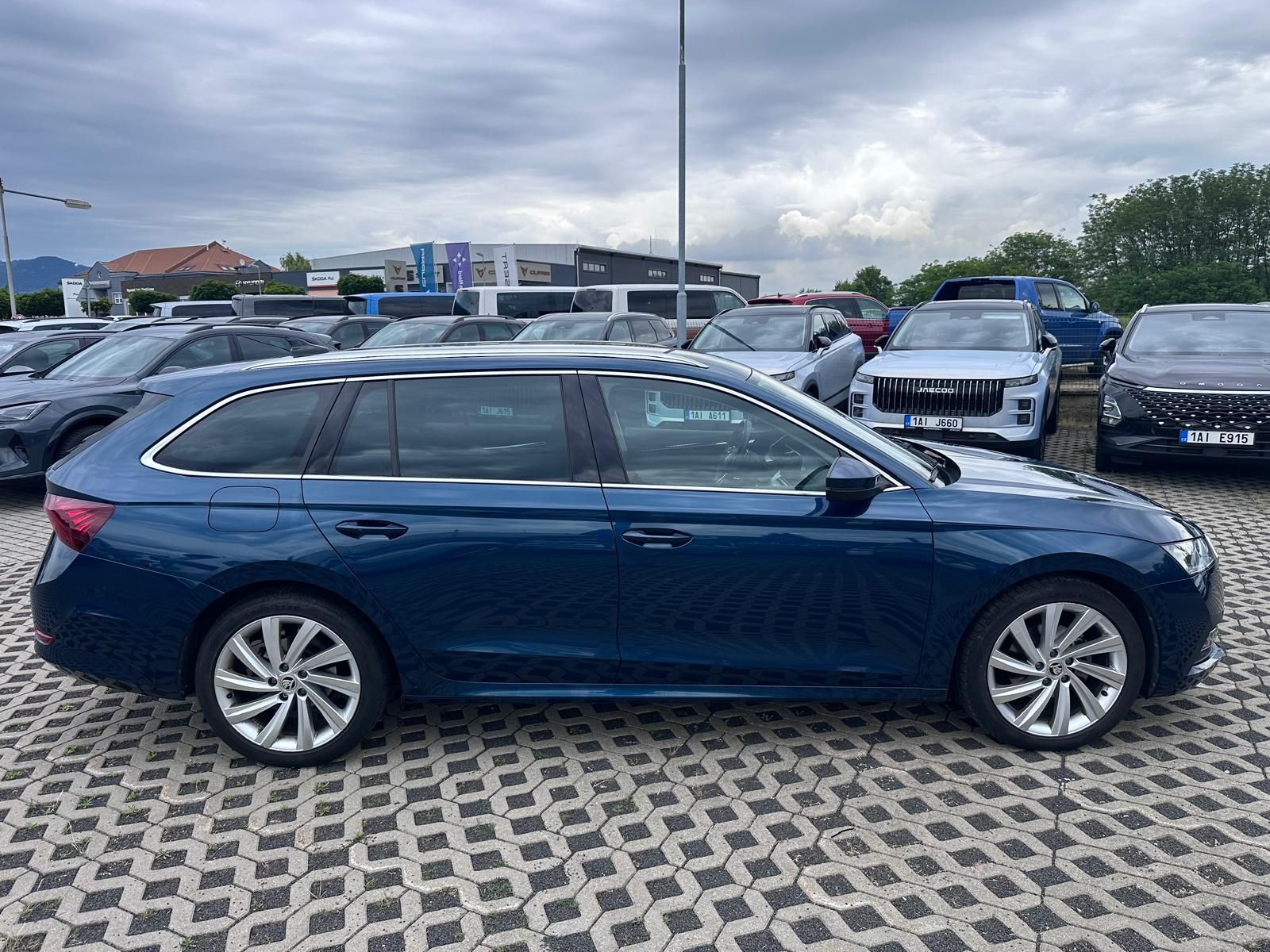Škoda Octavia, 2,0 TDI 110kW DSG Style - fotka 3