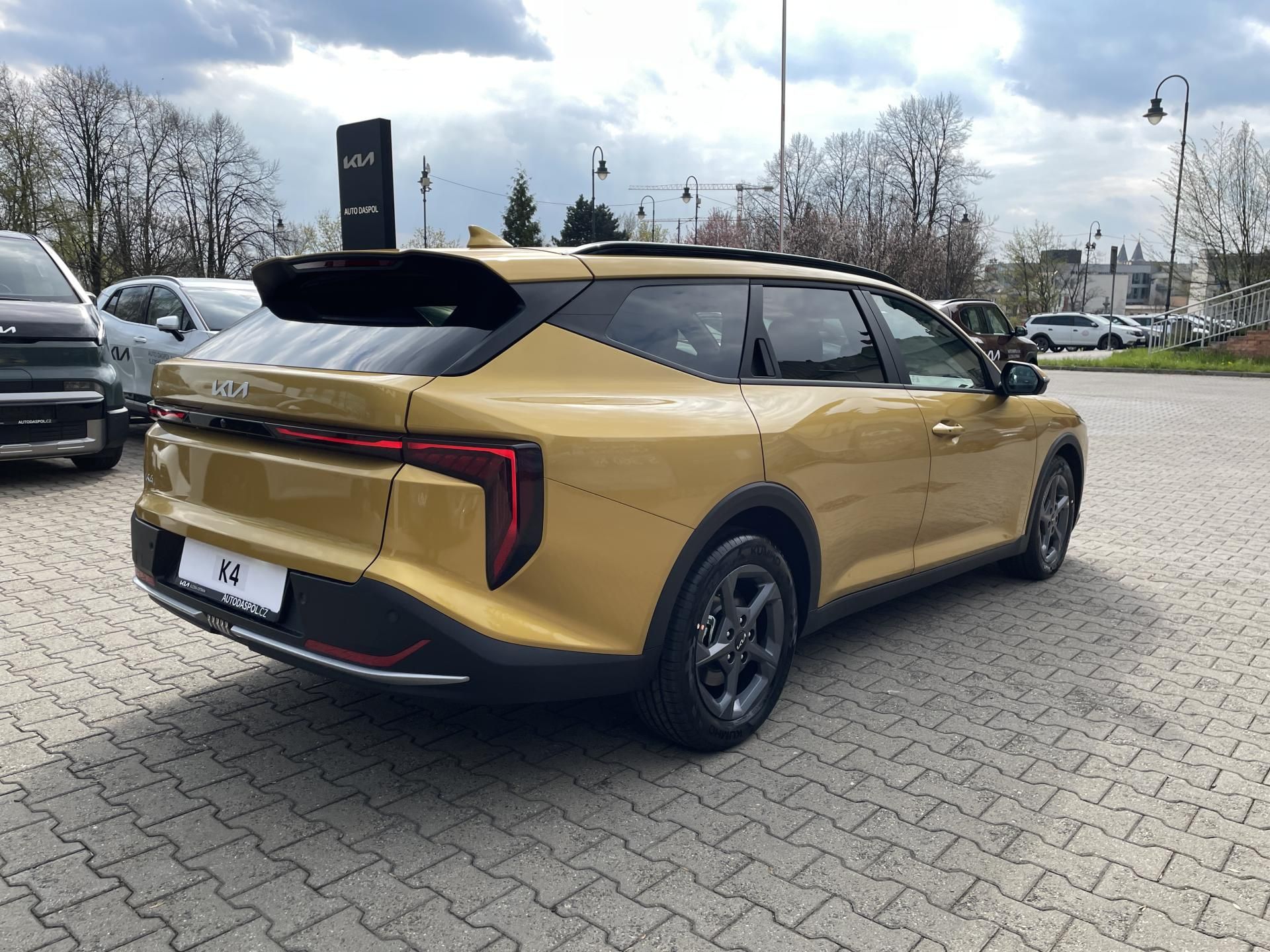 Kia K4, 1.6  EXCLUSIVE "AKCE SKLAD" - fotka 3