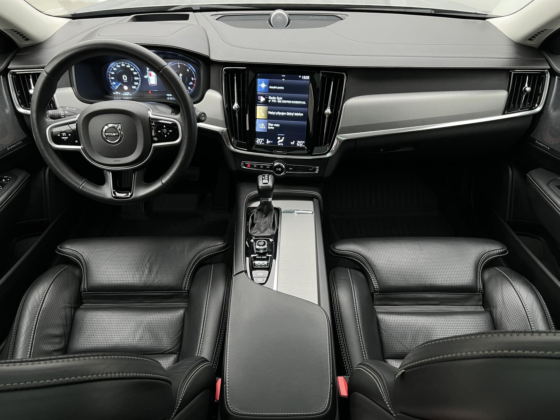 Volvo V90, CC D5 AWD PRO AUT - fotka 2