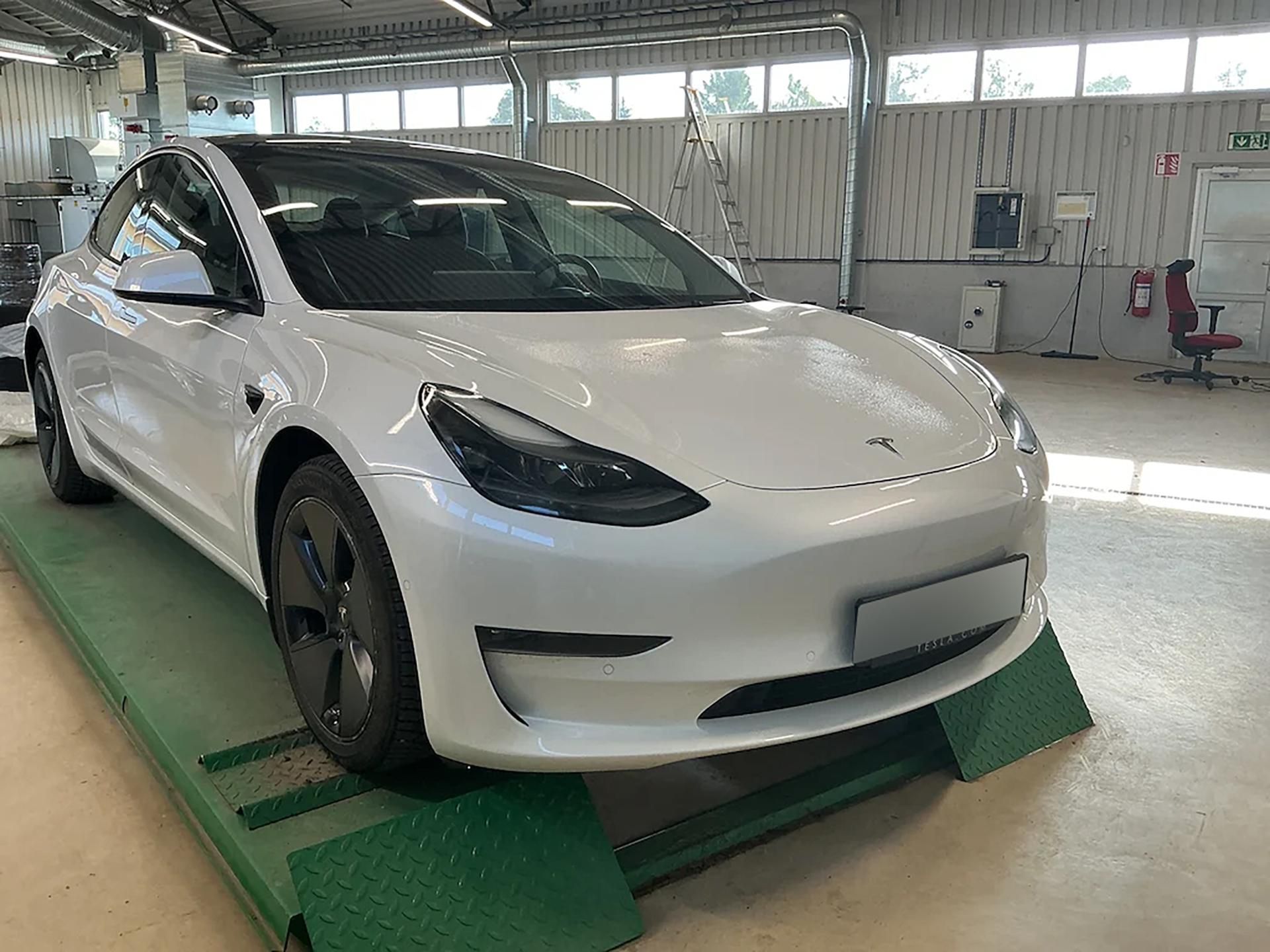 Tesla Model 3, Long Range AWD 82 kWh