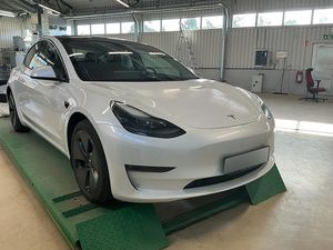 Tesla Model 3, Long Range AWD 82 kWh