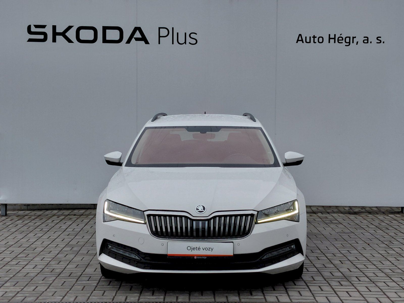 Škoda Superb, 2.0 TDI 110kW Ambition Combi - fotka 4