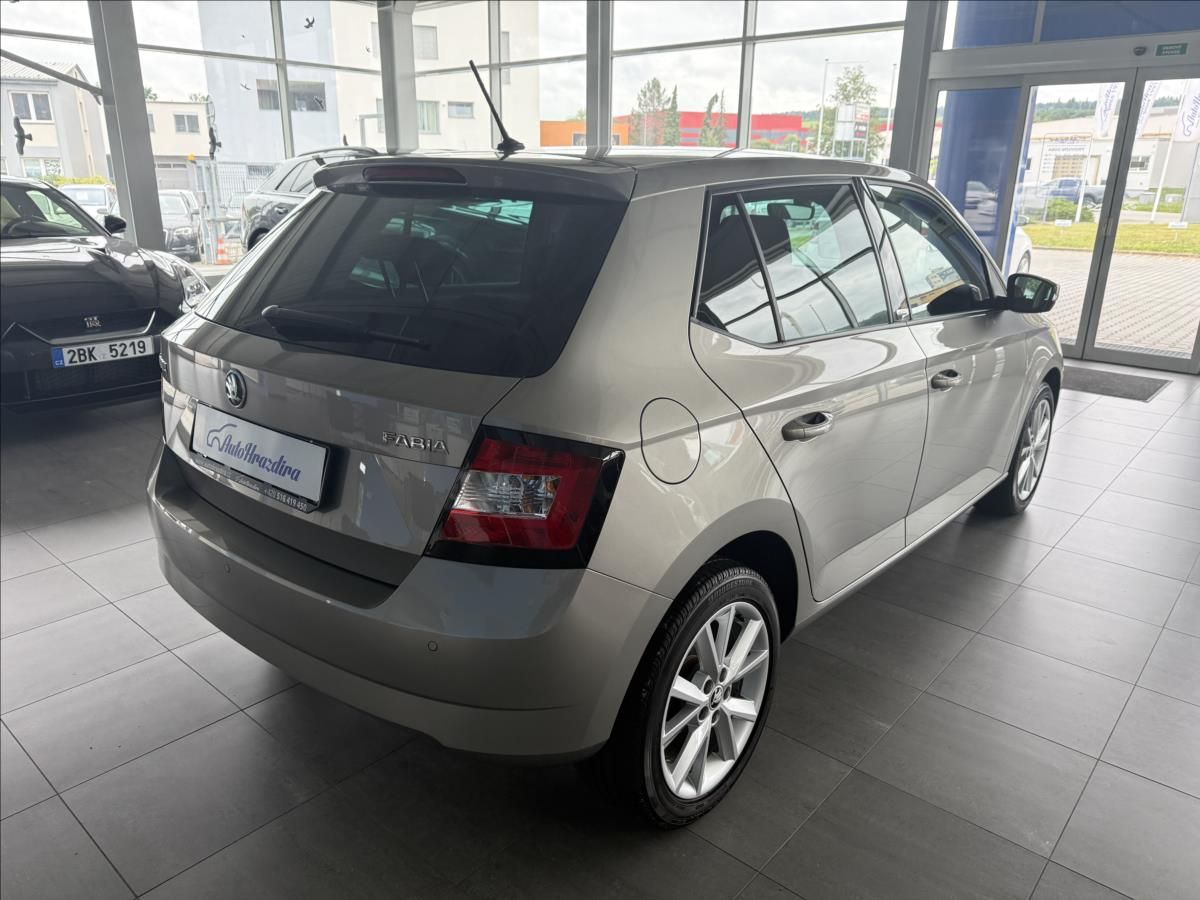 Škoda Fabia, 1,2   TSI 66kW,JOY,1.MAJ,SERVI - fotka 6