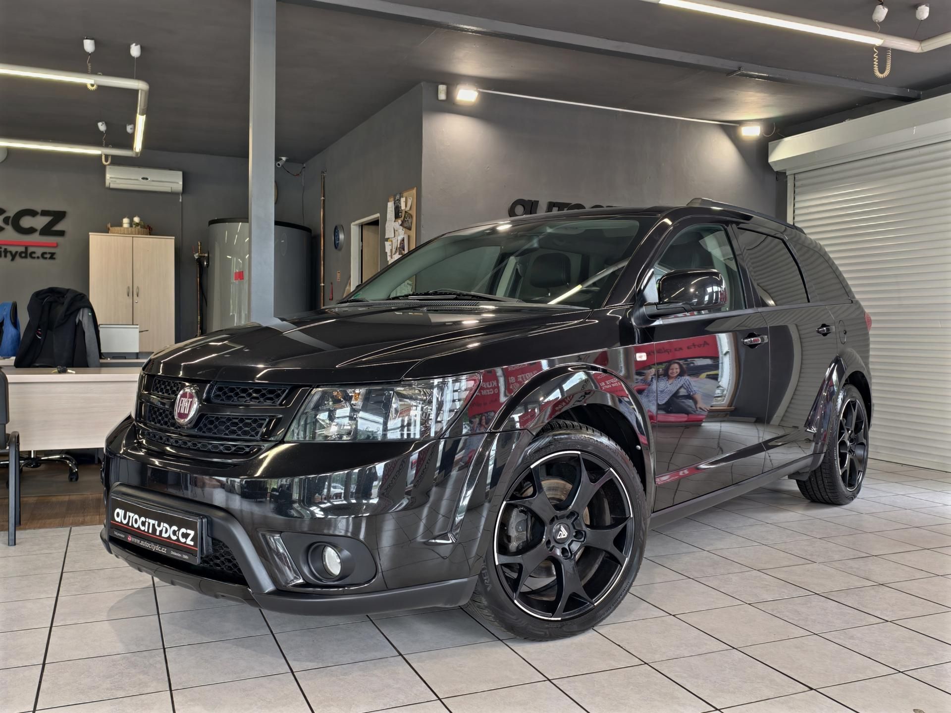 Fiat Freemont, 2.0 MJT 125kW 7MÍST BLACK CODE - fotka 3