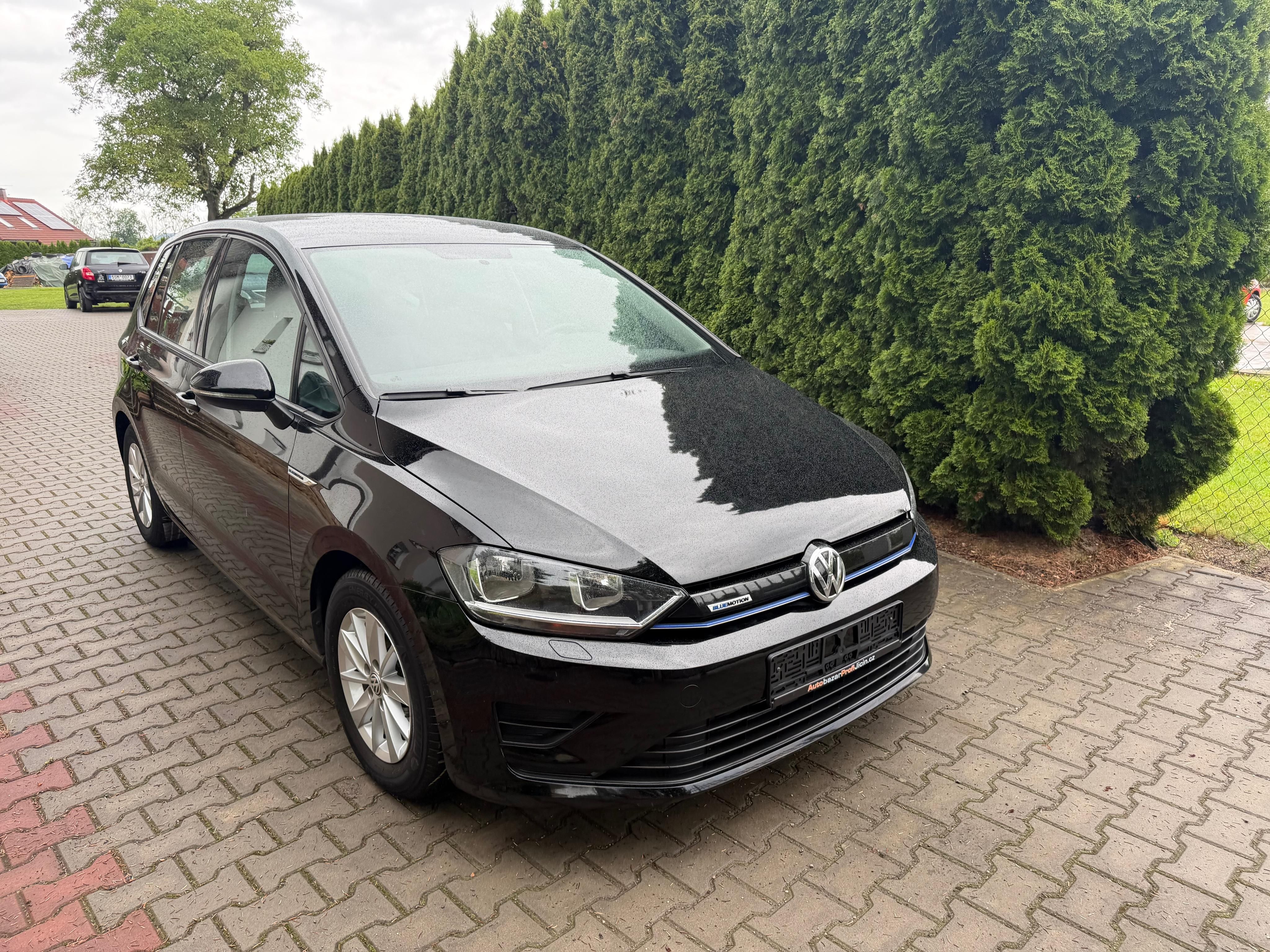 Volkswagen Golf Sportsvan, 1,0 TSi /85 Kw pravid.servis - fotka 3