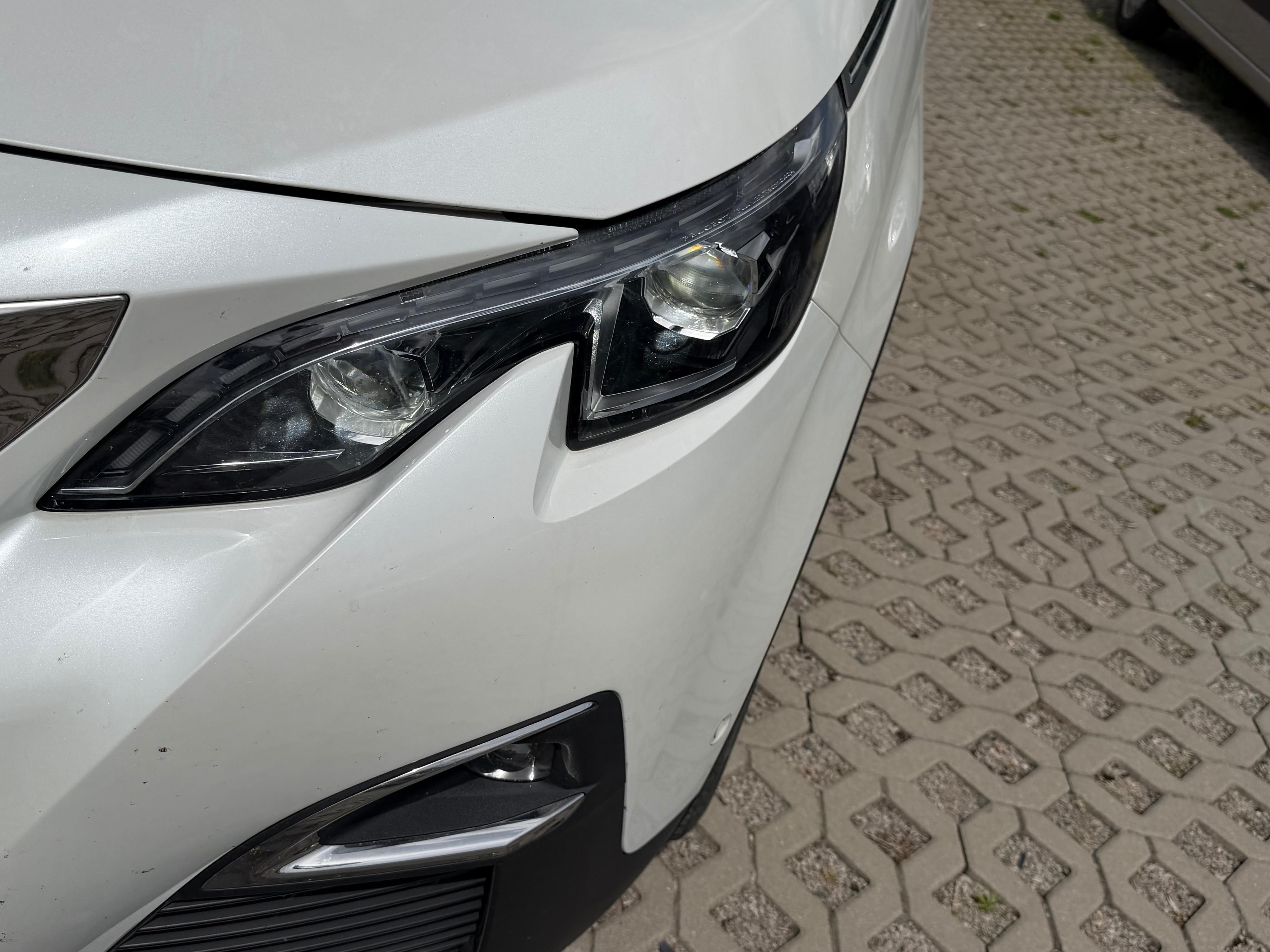 Peugeot 5008, 1.6i-121KW-GT.LINE-BÍLÁ-PERLA - fotka 5
