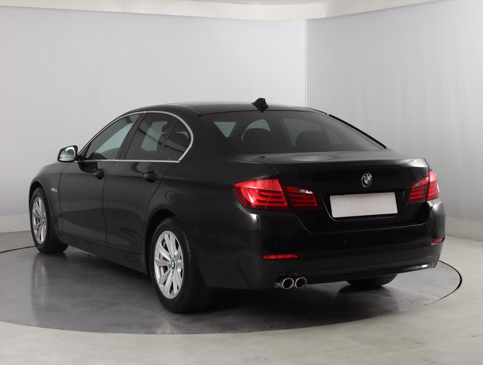 BMW Řada 5, 530d, Automat, Navi - fotka 4