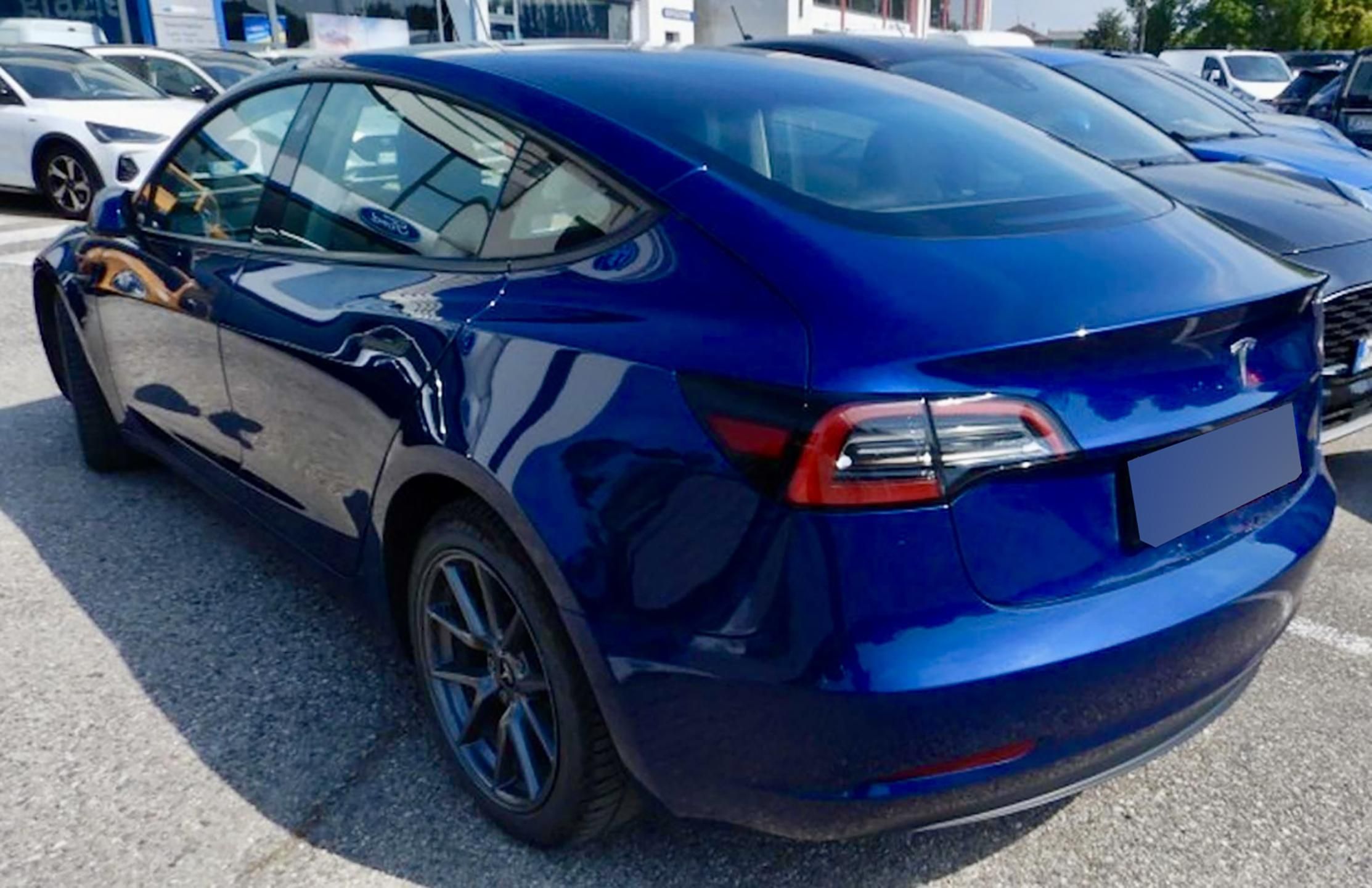 Tesla Model 3, RWD, LFP baterie - fotka 4