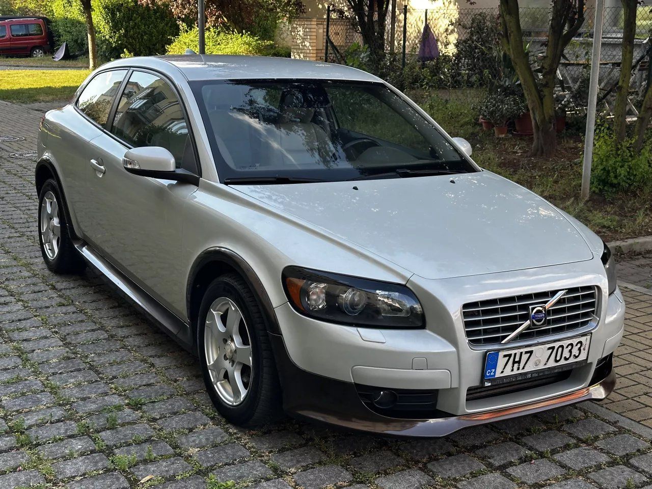 Volvo C30, 2.0D 100kW Summum Bi-xenony - fotka 3