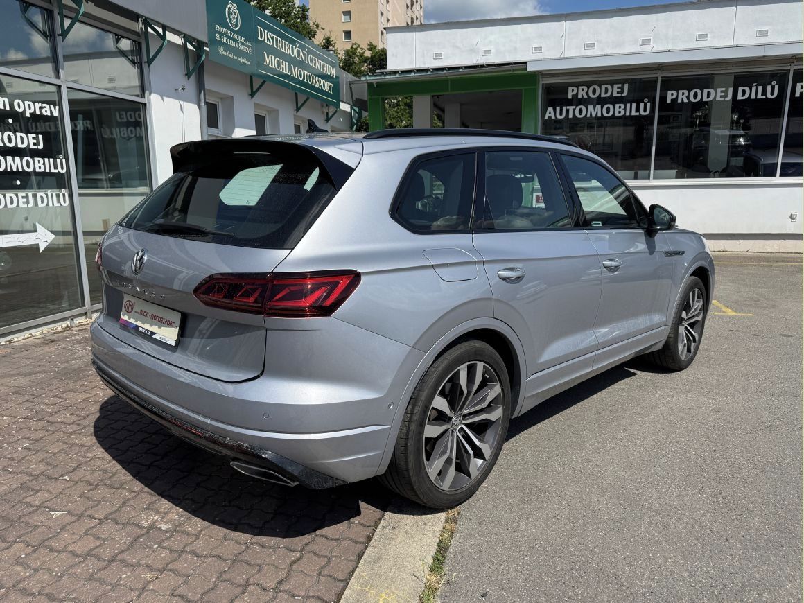 Volkswagen Touareg, 3,0 TDI V6 R-Line - fotka 5