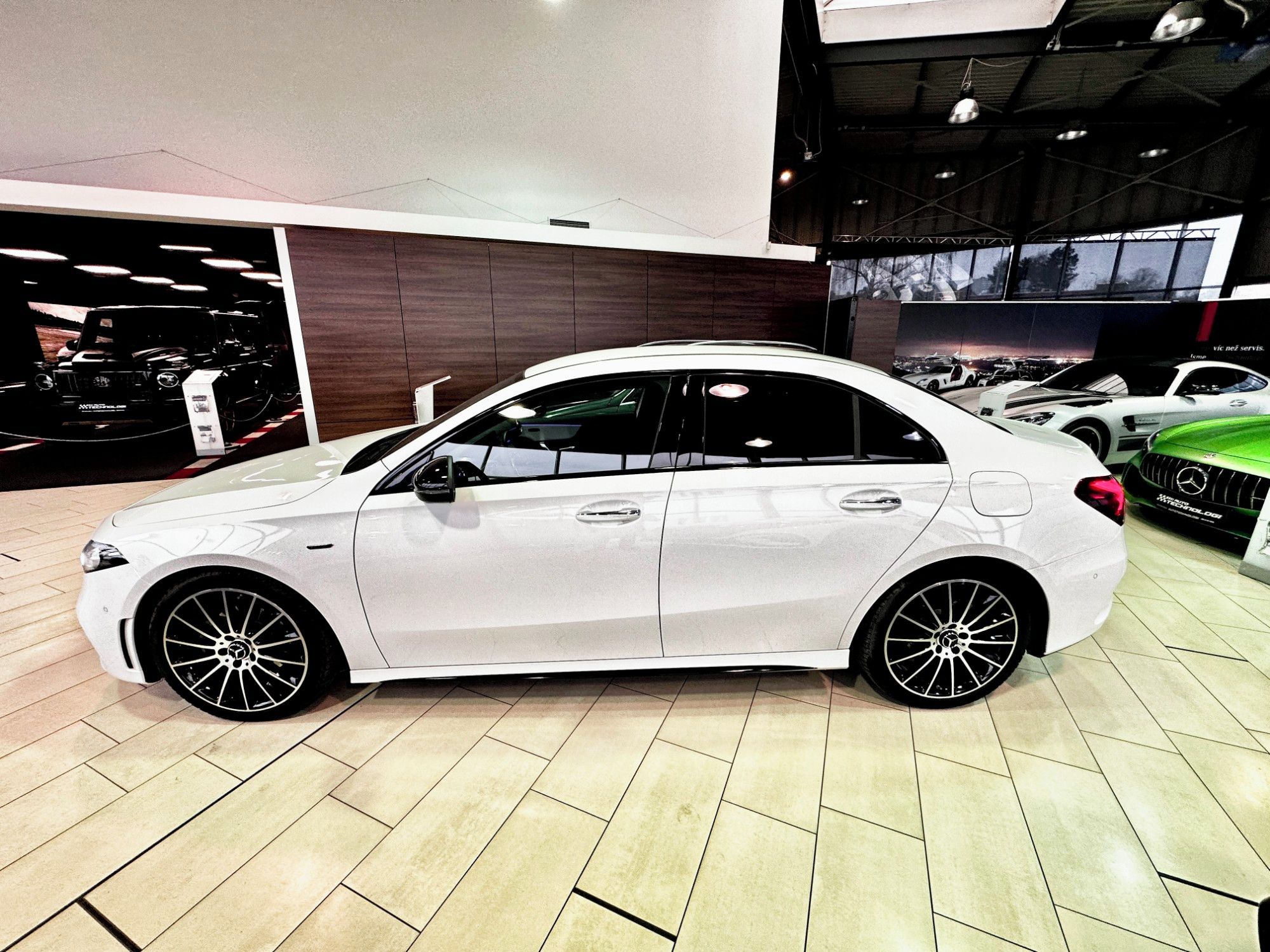 Mercedes-Benz Třídy A, 180 D - fotka 5