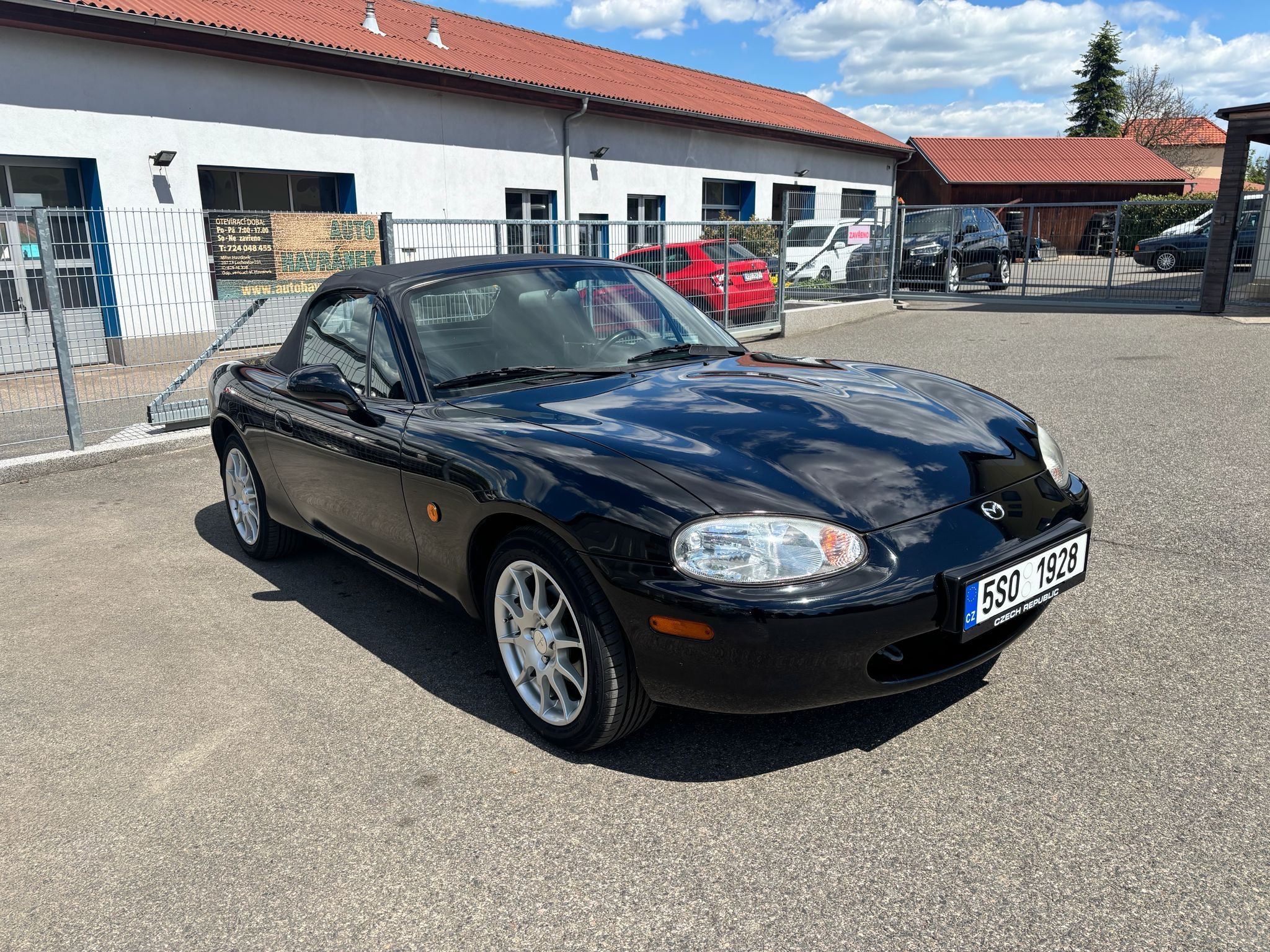 Mazda MX-5, Mazda MX-5, NB