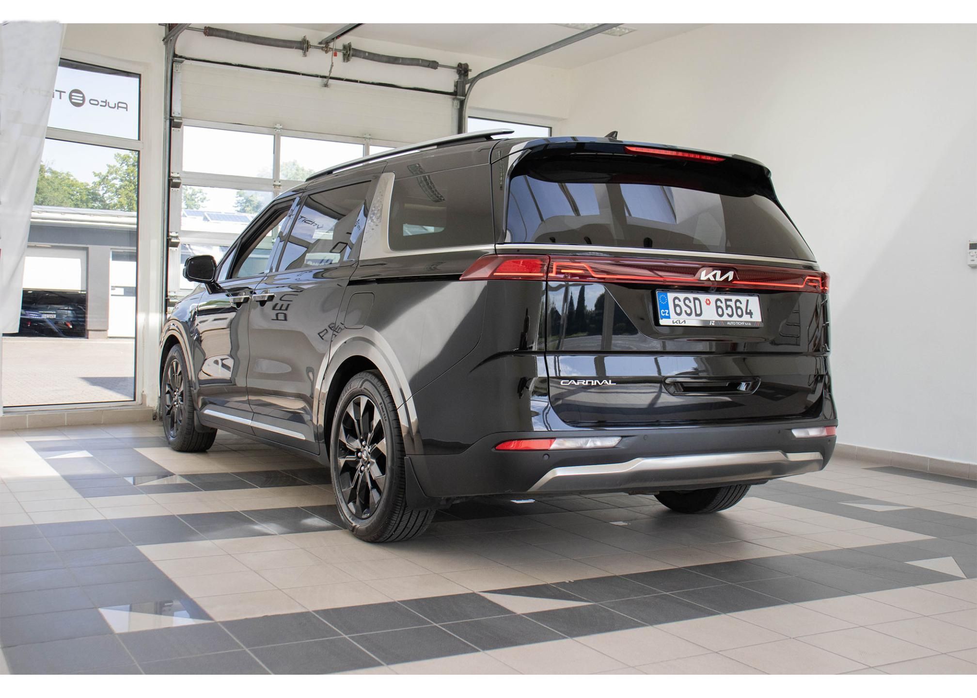 Kia Carnival, 3,5 V6 4x2 216kW 8DCT - fotka 5