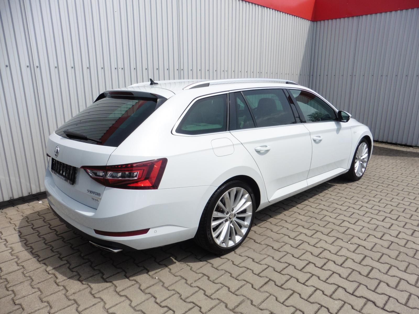Škoda Superb, III Combi 2.0 TSi Laurin ... - fotka 4