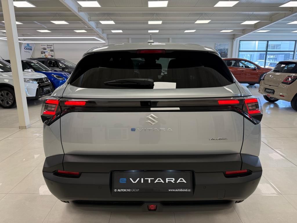 Suzuki Vitara, eVITARA 61kWh 4x4 ELE. 12/26 - fotka 3