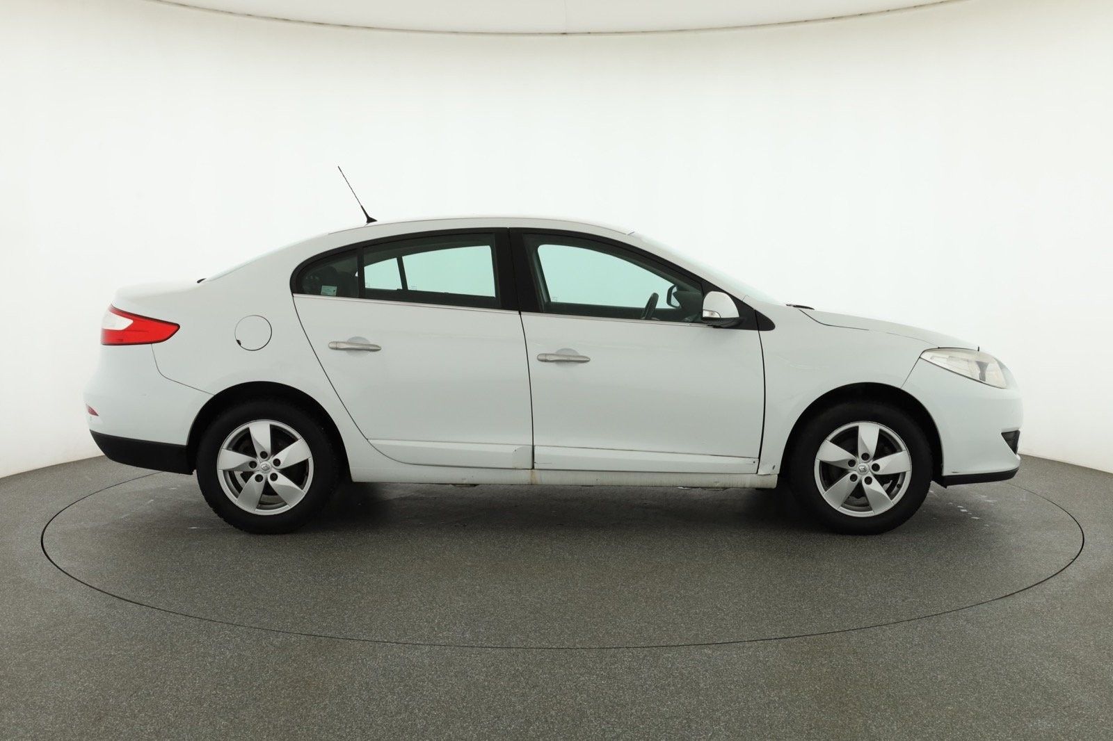 Renault Fluence, 1.6 16V, po STK, Tažné - fotka 6