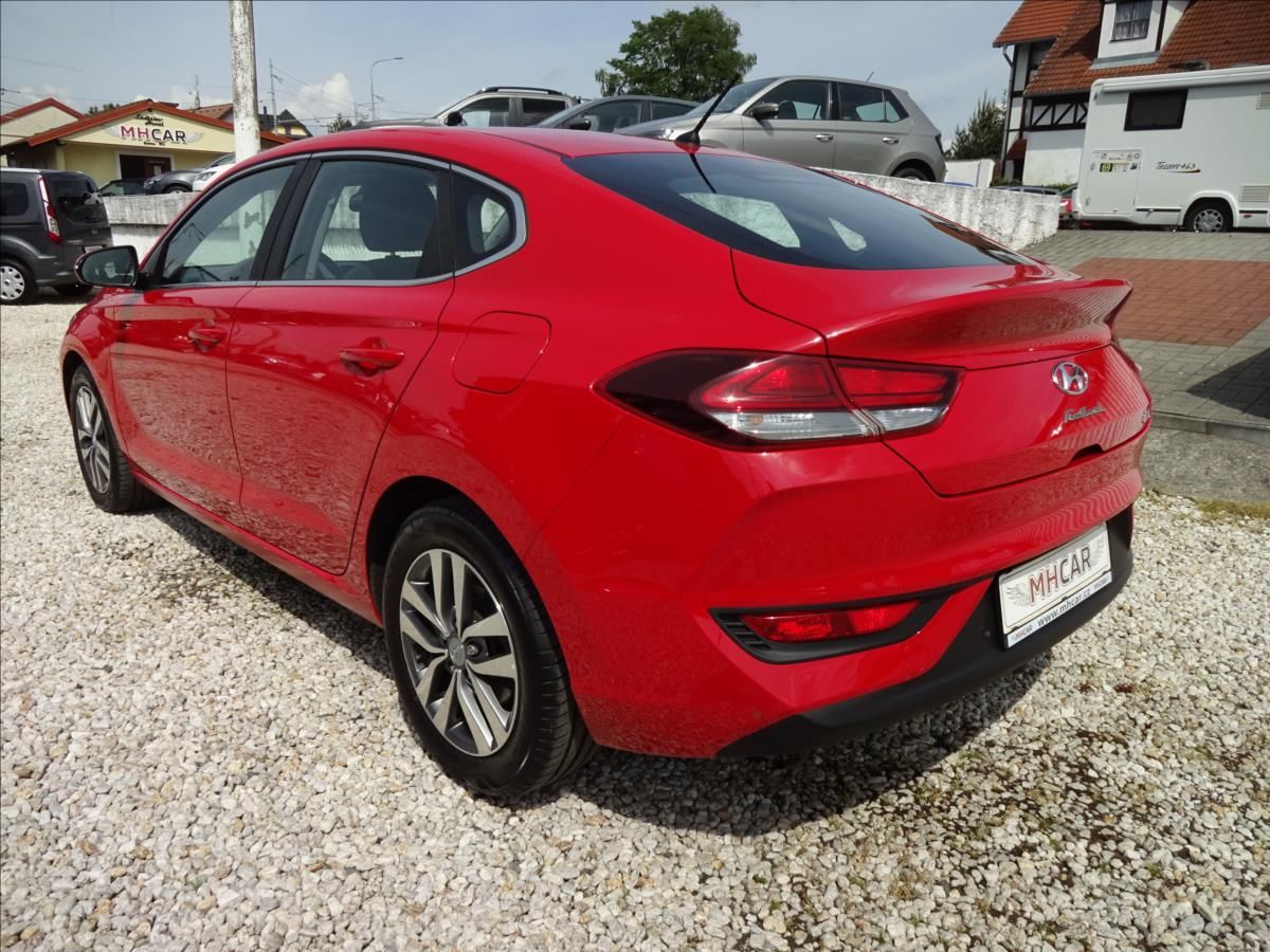 Hyundai i30, 1,4 T-GDi 103 kW Fastback - fotka 5