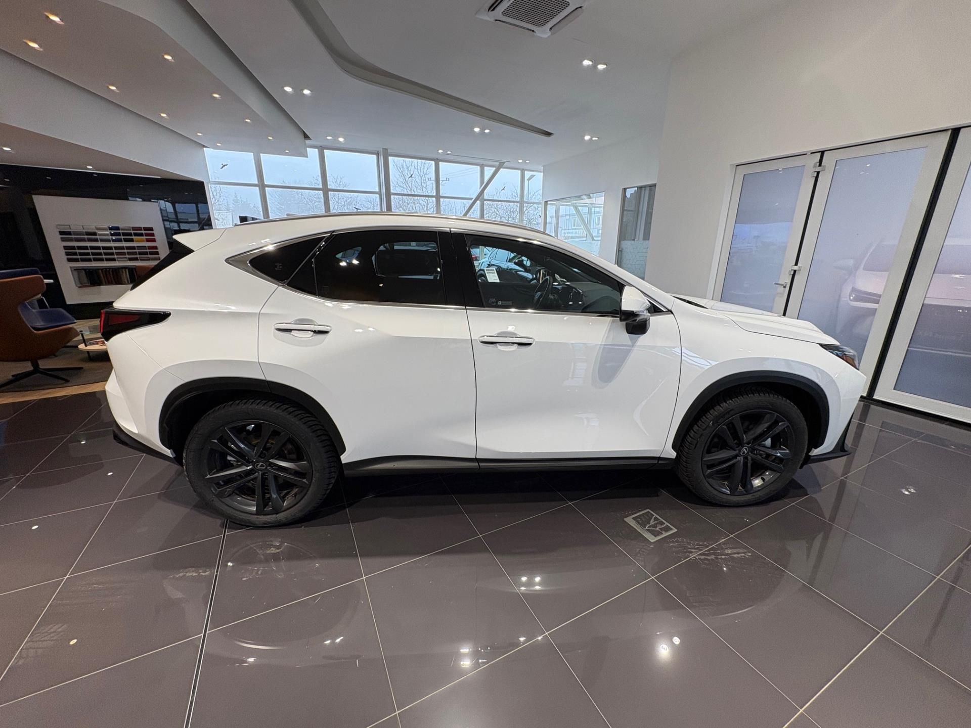 Lexus NX 350h, PRESTIGE 4x4 - fotka 5
