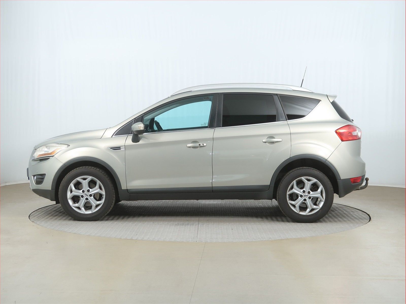 Ford Kuga, 2.0 TDCi, Kožené sedačky - fotka 3