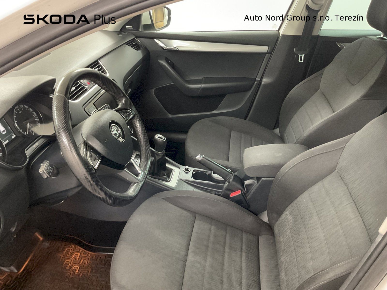 Škoda Octavia, 1.6 TDI 81kW Style Combi 4x4 - fotka 5