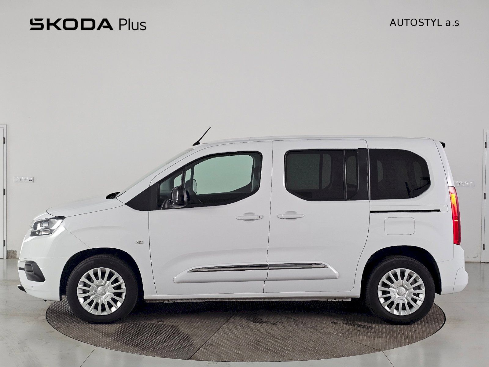 Toyota Proace City Verso, 1.2T 110k SHUTTLE SENSOR+ - fotka 3