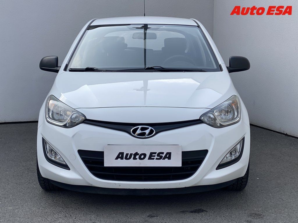 Hyundai i20, 1.2I,2.maj,ČR,AC - fotka 2
